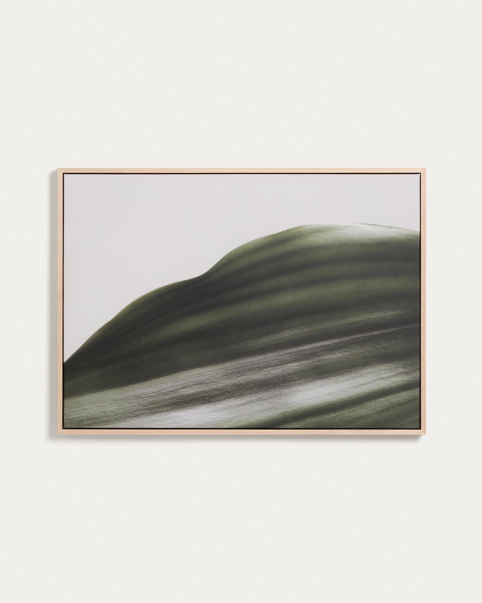 Elegante Fotografie eines Blattes in sanften Farben, 52 x 72 cm, ideal für moderne Wohnräume und kreative Akzente.
