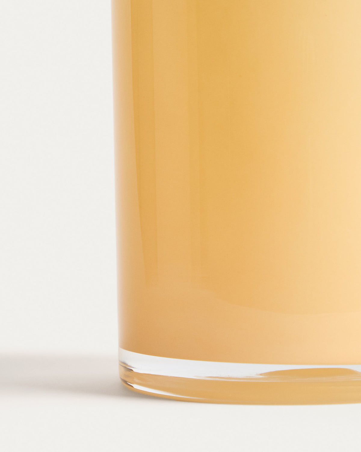 Vase Endasi aus gelbem Glas, 31 cm in Gelb, Grün präsentiert im Onlineshop von KAQTU Design AG. Vase ist von Kave Home