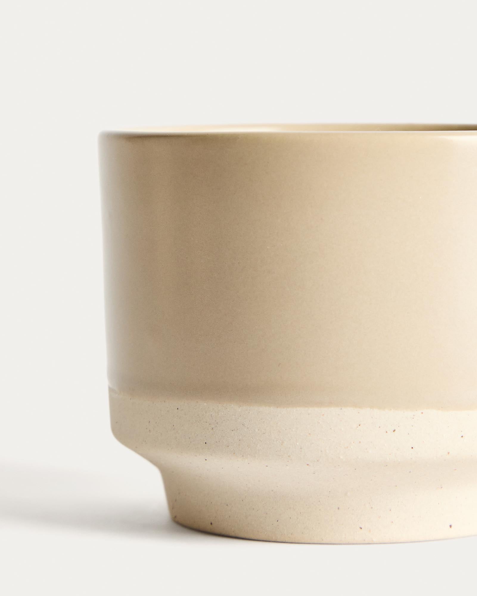 Beige Keramiktasse Doren von Kave Home, elegant und modern, ideal für Kaffee oder Tee, stilvolles Design für jeden Tisch.