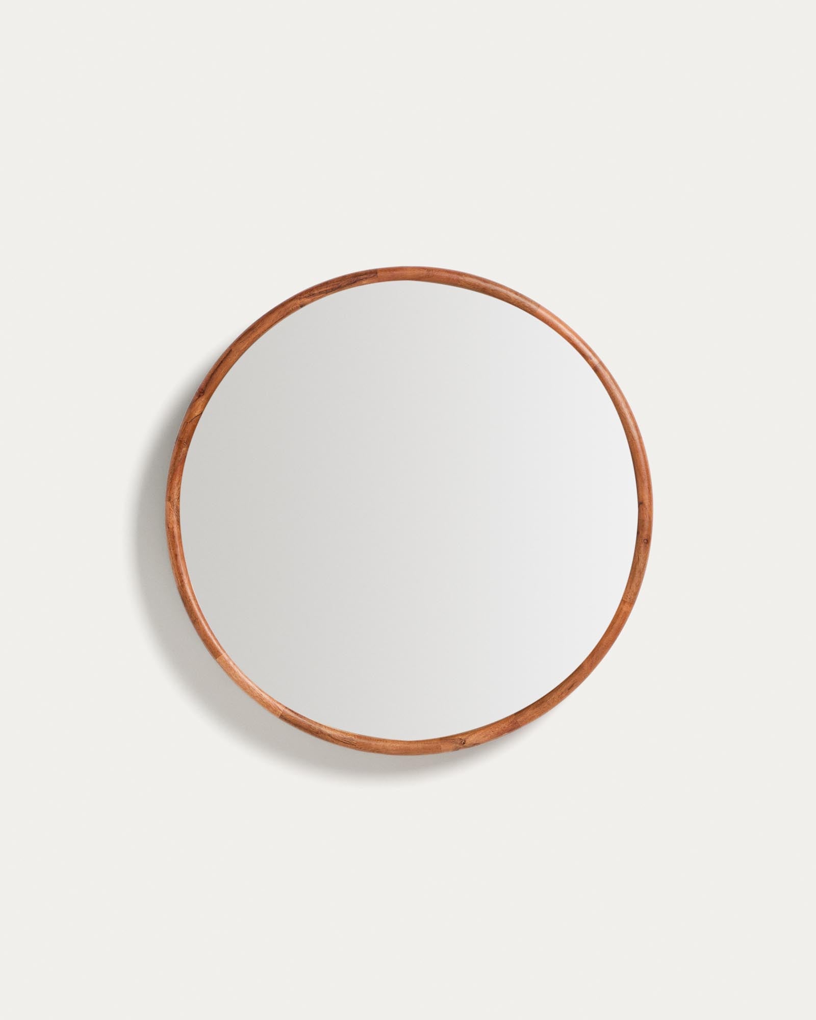 Spiegel Berale aus Akazienholz, Ø 49,5 cm in Braun präsentiert im Onlineshop von KAQTU Design AG. Wandspiegel ist von Kave Home