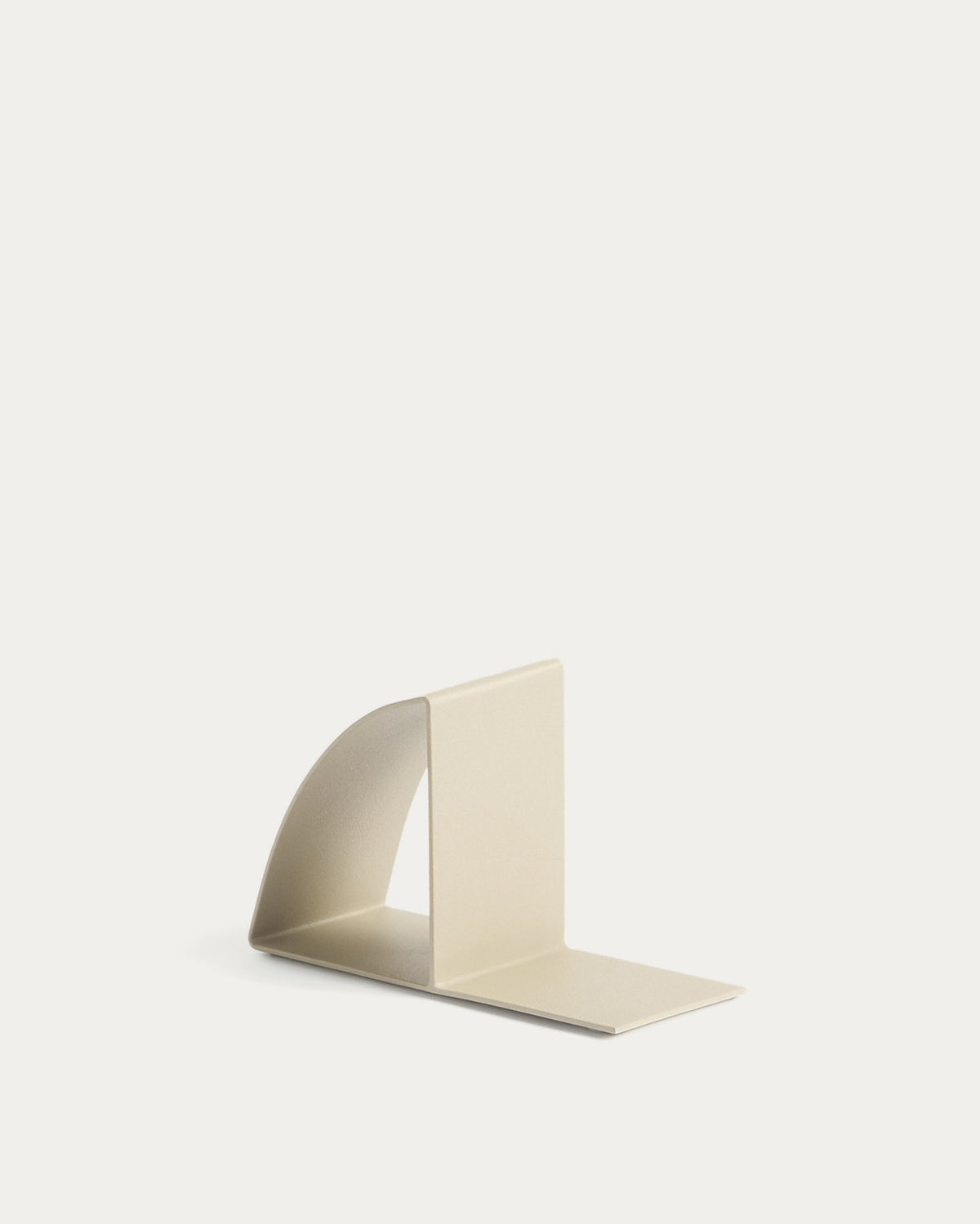 Buchstütze Mistra aus Eisen in Beige in Beige präsentiert im Onlineshop von KAQTU Design AG. Bürozubehör ist von Kave Home