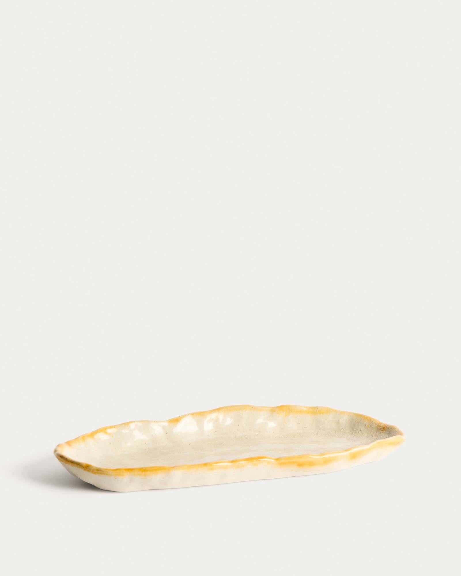 Tablett Belor aus Keramik in Weiss, 31,8 x 13 cm in Weiss präsentiert im Onlineshop von KAQTU Design AG. Tablett ist von Kave Home