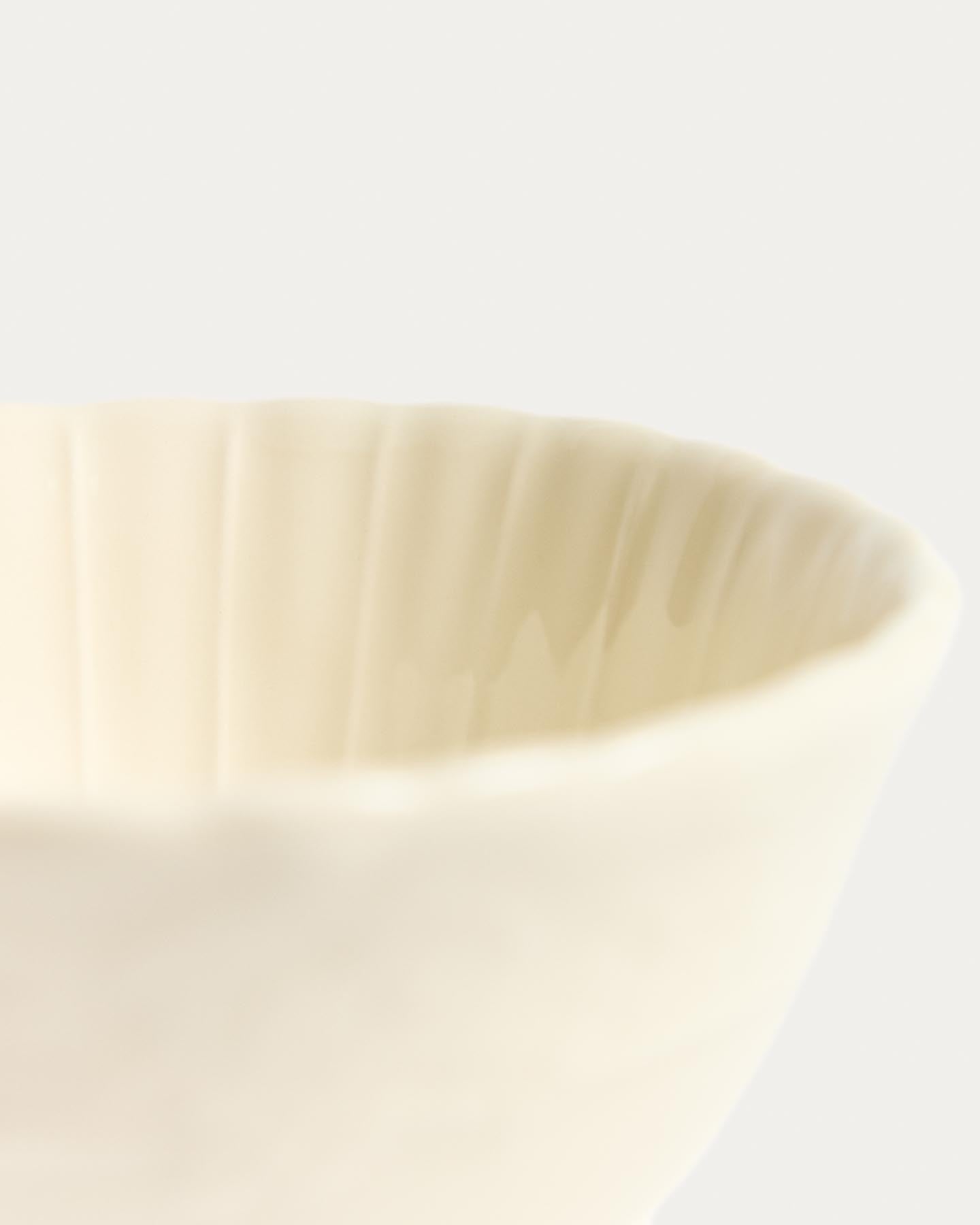 Schale Varla aus Keramik in Beige in Beige präsentiert im Onlineshop von KAQTU Design AG. Schale ist von Kave Home