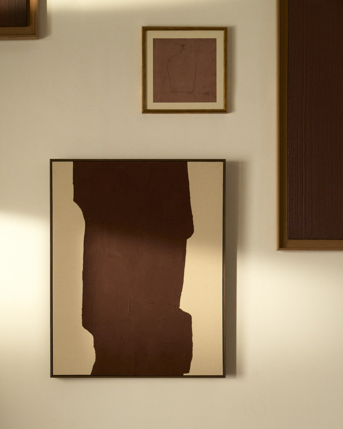 Abstraktes handgemaltes Wandbild in Burgunderrottönen aus Kiefernholz und Segeltuch, rechteckige Form, Grösse 80 x 100 cm.