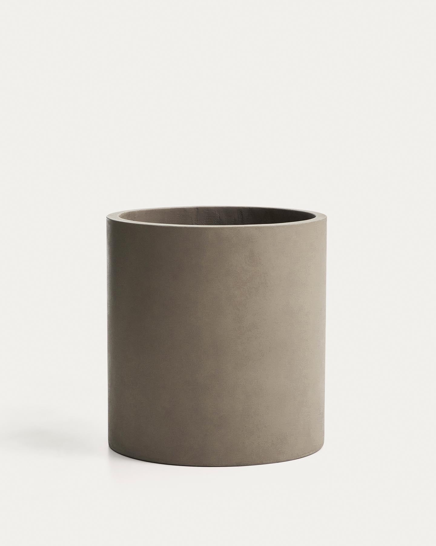 Blumentopf Aiguablava aus grauem Zement, Ø 52 cm in Beige präsentiert im Onlineshop von KAQTU Design AG. Blumentopf ist von Kave Home