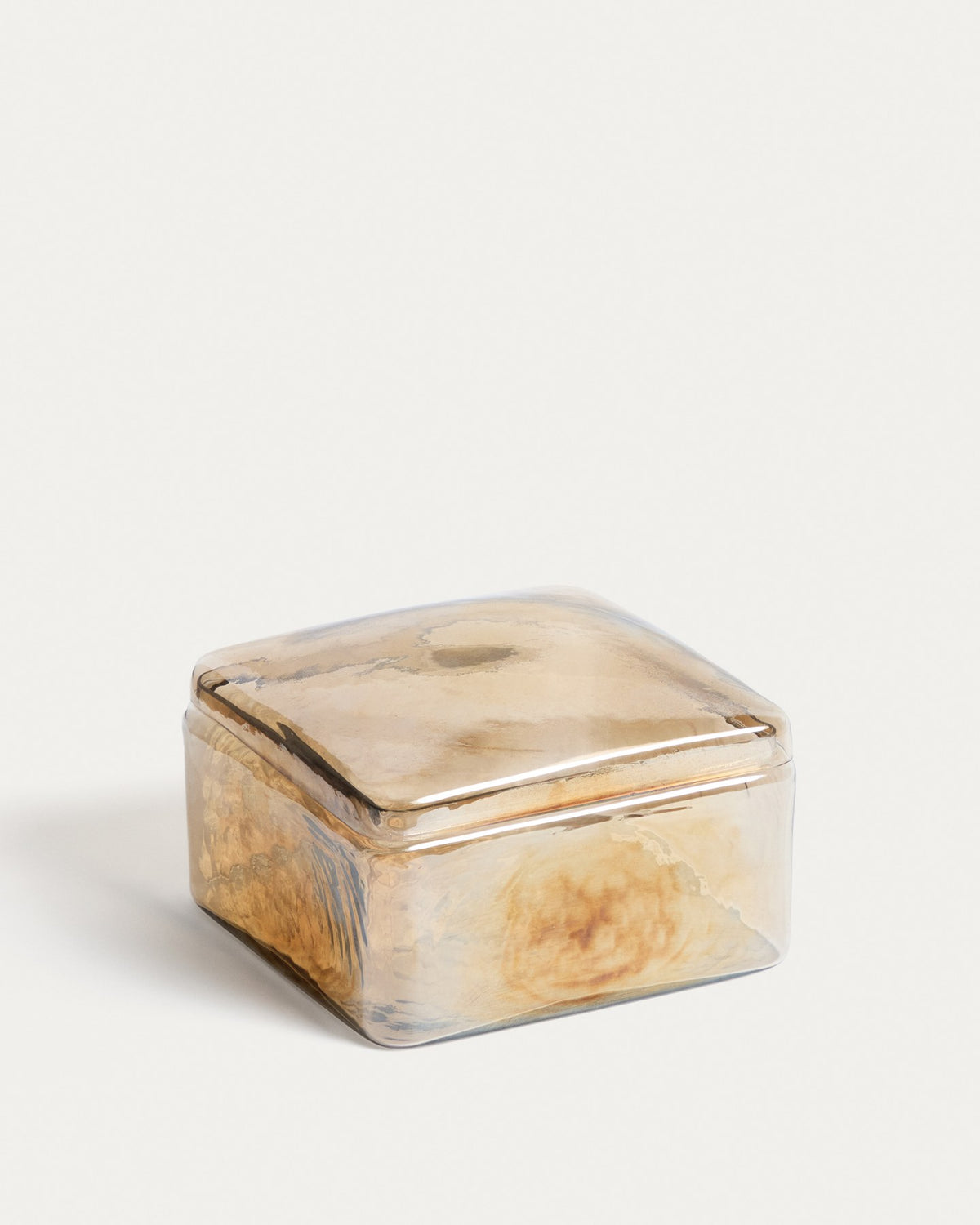 Dekorative Box Aveli aus Glas in irisierendem Beige, quadratische Form, handgefertigt, Masse 19 x 19 x 13 cm.
