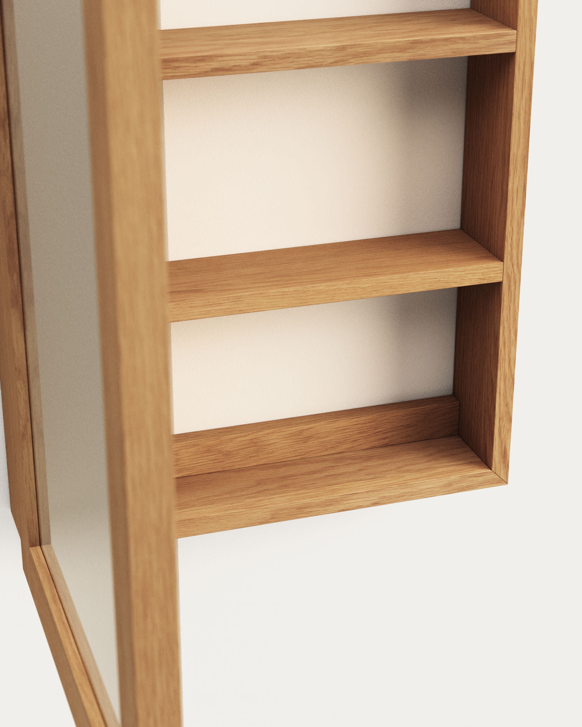 Eleganter Badezimmerschrank aus massivem Teakholz mit Spiegel, 50x70 cm, von Kave Home – stilvoll und perfekt für Ihr Badezimmer.