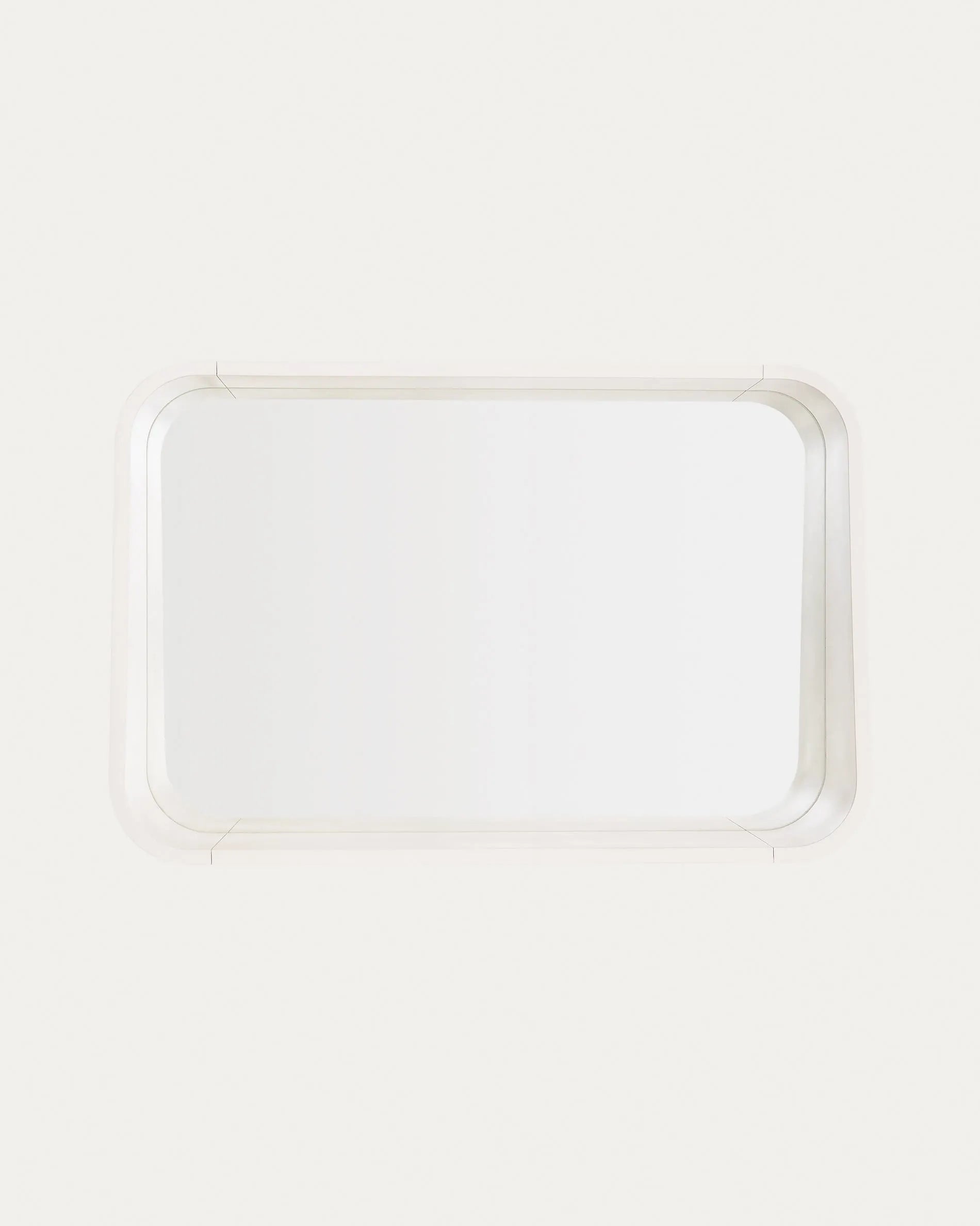 Eleganter Spiegel Salaya 90x60 cm aus Eschenschichtholz mit beiger Lackierung, ideal für moderne Wohnräume von Kave Home.