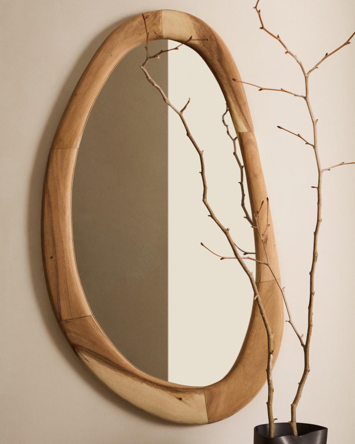 Selem Spiegel: Naturholz-Design für zeitlose Eleganz, 60x107 cm.