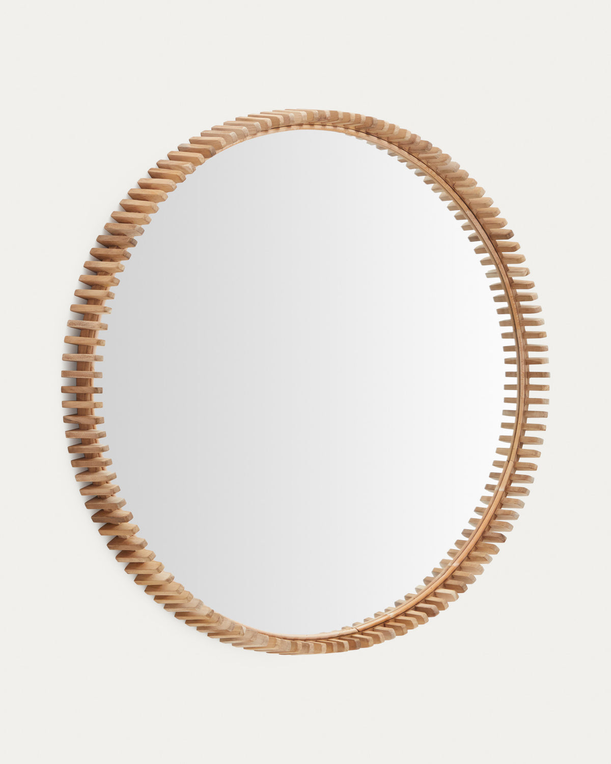 Polke Spiegel aus Teakholz Ø 100 cm in Natur präsentiert im Onlineshop von KAQTU Design AG. Wandspiegel ist von Kave Home