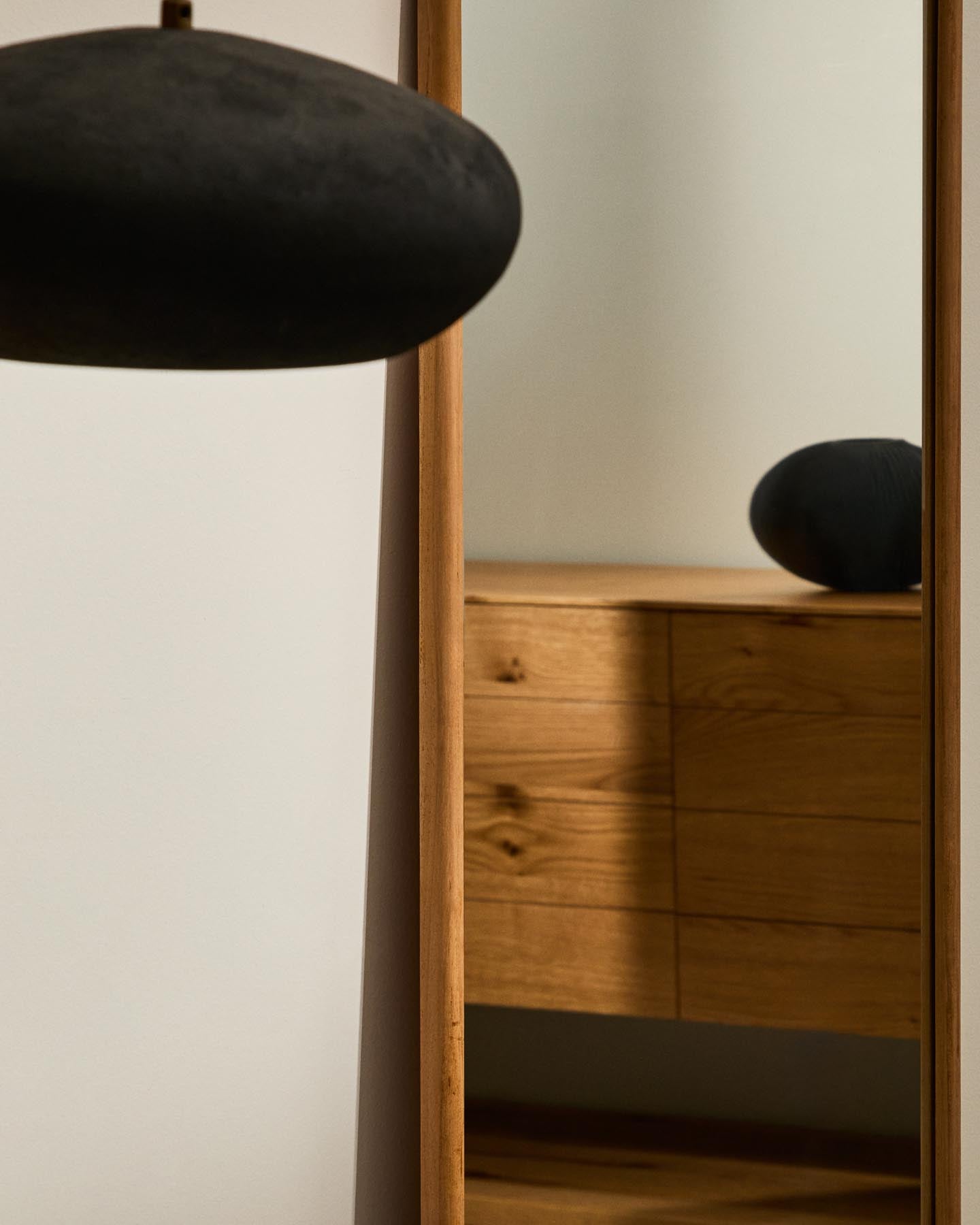 Spiegel Milsa aus Teakholz 54 x 154 cm FSC 100 % in Braun präsentiert im Onlineshop von KAQTU Design AG. Spiegel ist von Kave Home