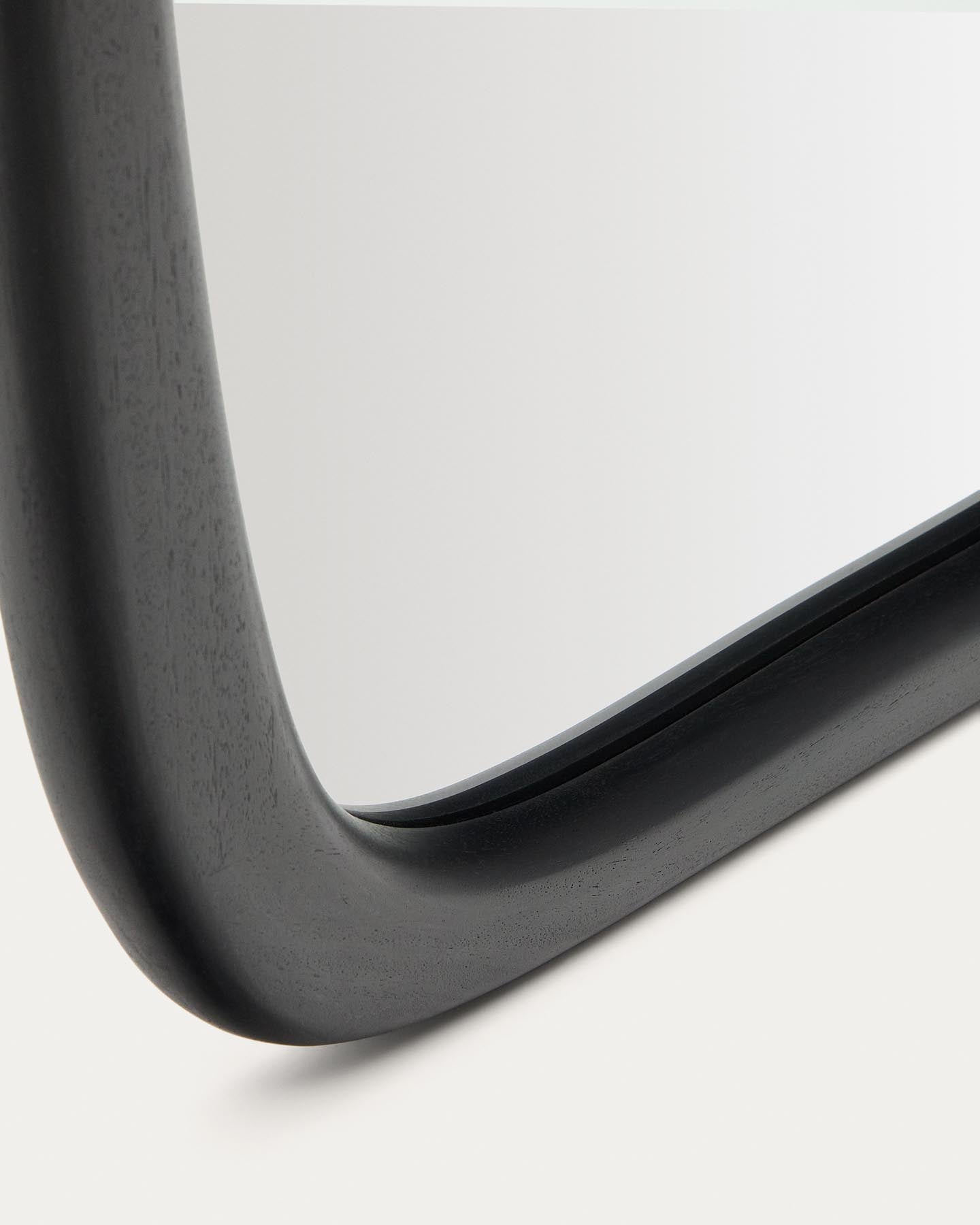 Spiegel Alura aus Teakholz schwarz 158 x 61 cm FSC 100 % in Schwarz präsentiert im Onlineshop von KAQTU Design AG. Spiegel ist von Kave Home