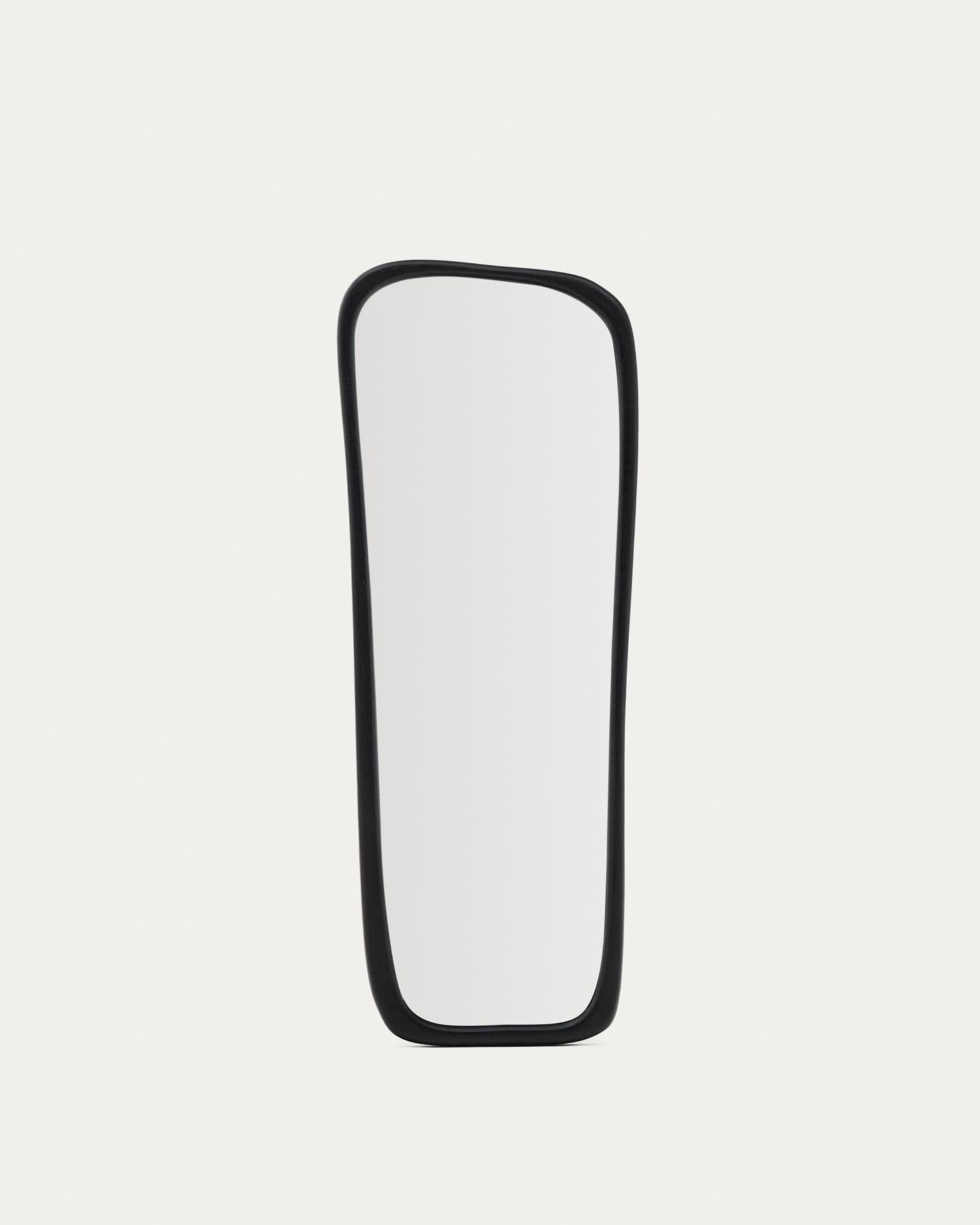 Spiegel Alura aus Teakholz schwarz 158 x 61 cm FSC 100 % in Schwarz präsentiert im Onlineshop von KAQTU Design AG. Spiegel ist von Kave Home