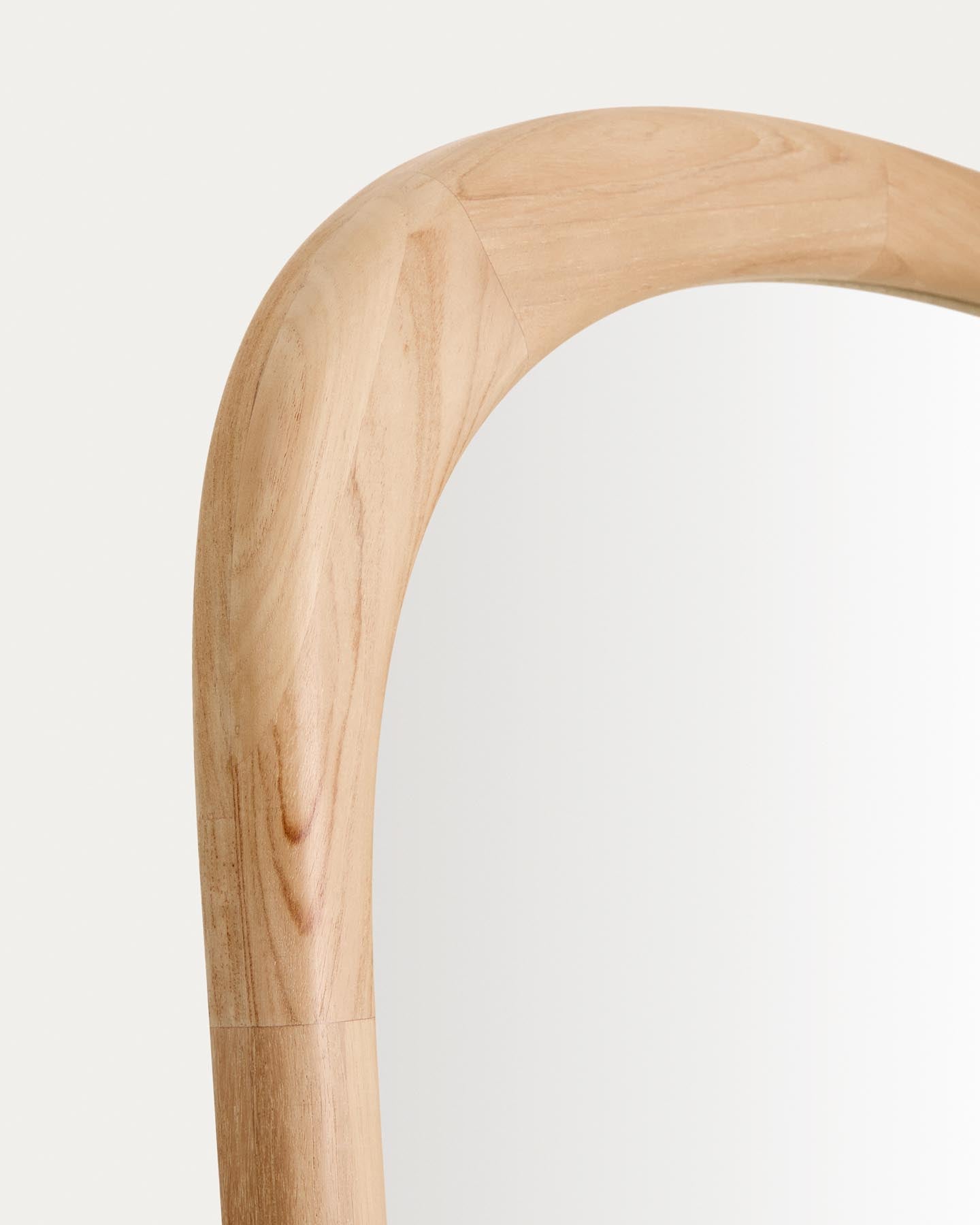 Spiegel Alura aus Teakholz 94,6 x 192,1 cm FSC 100 % in Braun präsentiert im Onlineshop von KAQTU Design AG. Spiegel ist von Kave Home