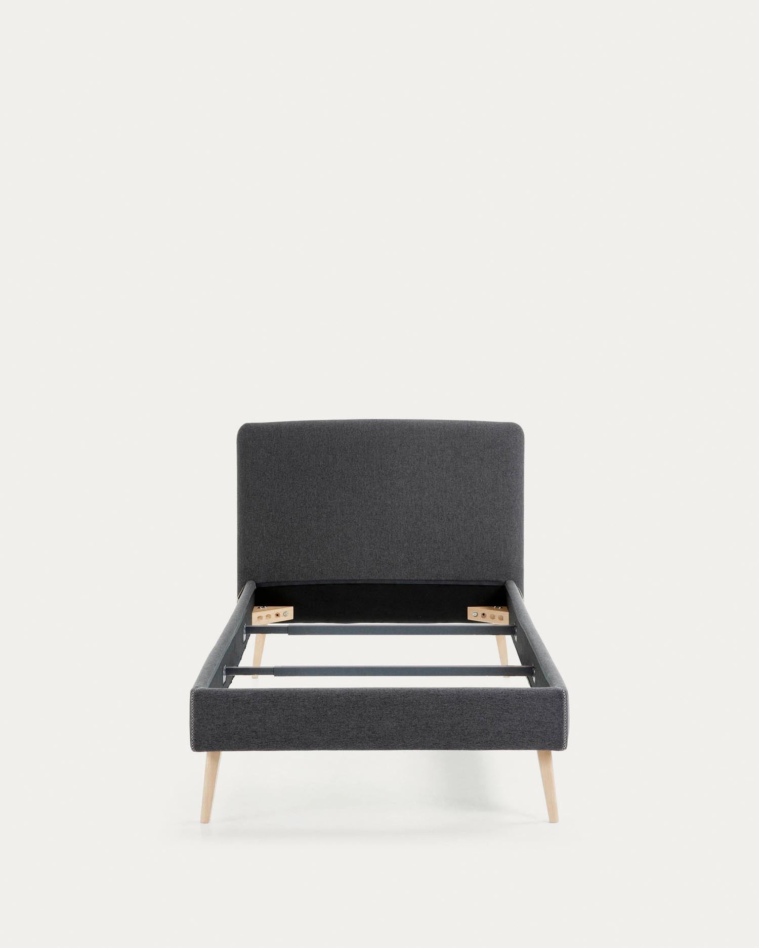 Dyla Bettbezug in Schwarz von Kave Home, passend für 90x190 cm Matratzen, ideal für stilvolle und zeitgemäße Schlafzimmer.
