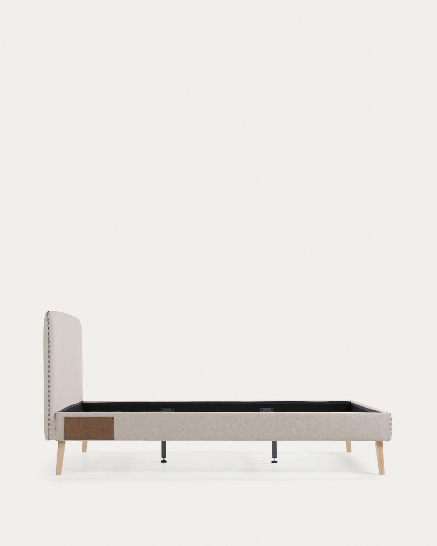 Beiger Dyla Bettbezug von Kave Home, ideal für 160x200 cm Matratzen, modern, elegant und aus hochwertigen Materialien.