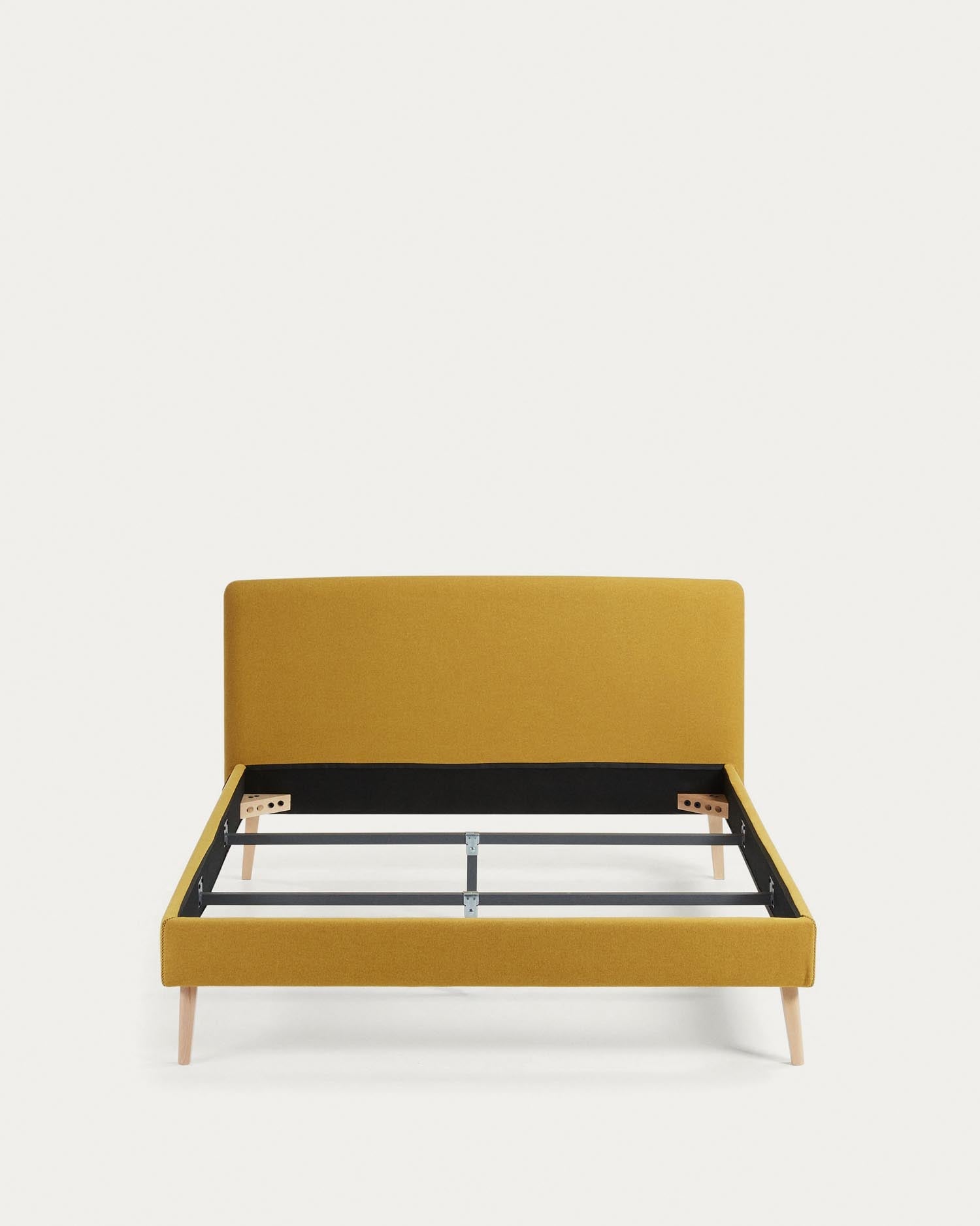 Dyla Senfbezug für 160x200 cm Betten von Kave Home, stilvoll und bequem, ideal für moderne Schlafzimmer.