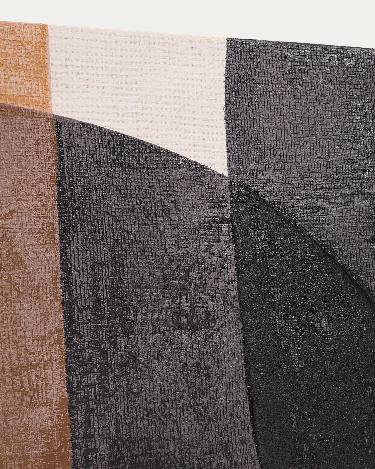 Abstrakte Leinwand Tonol in Braun, 180x140 cm, von Kave Home. Perfekt für moderne und elegante Raumdekoration.