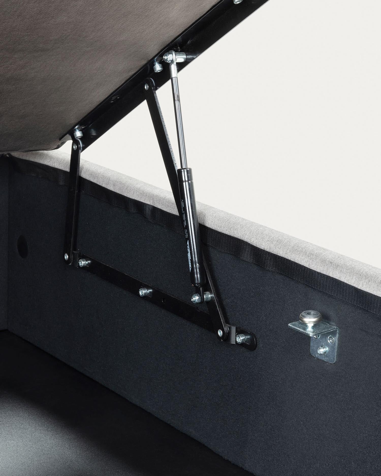 Kave Home klappbares Bettgestell in Grau, passend für 140x190 cm Matratzen, modern, platzsparend und funktional.