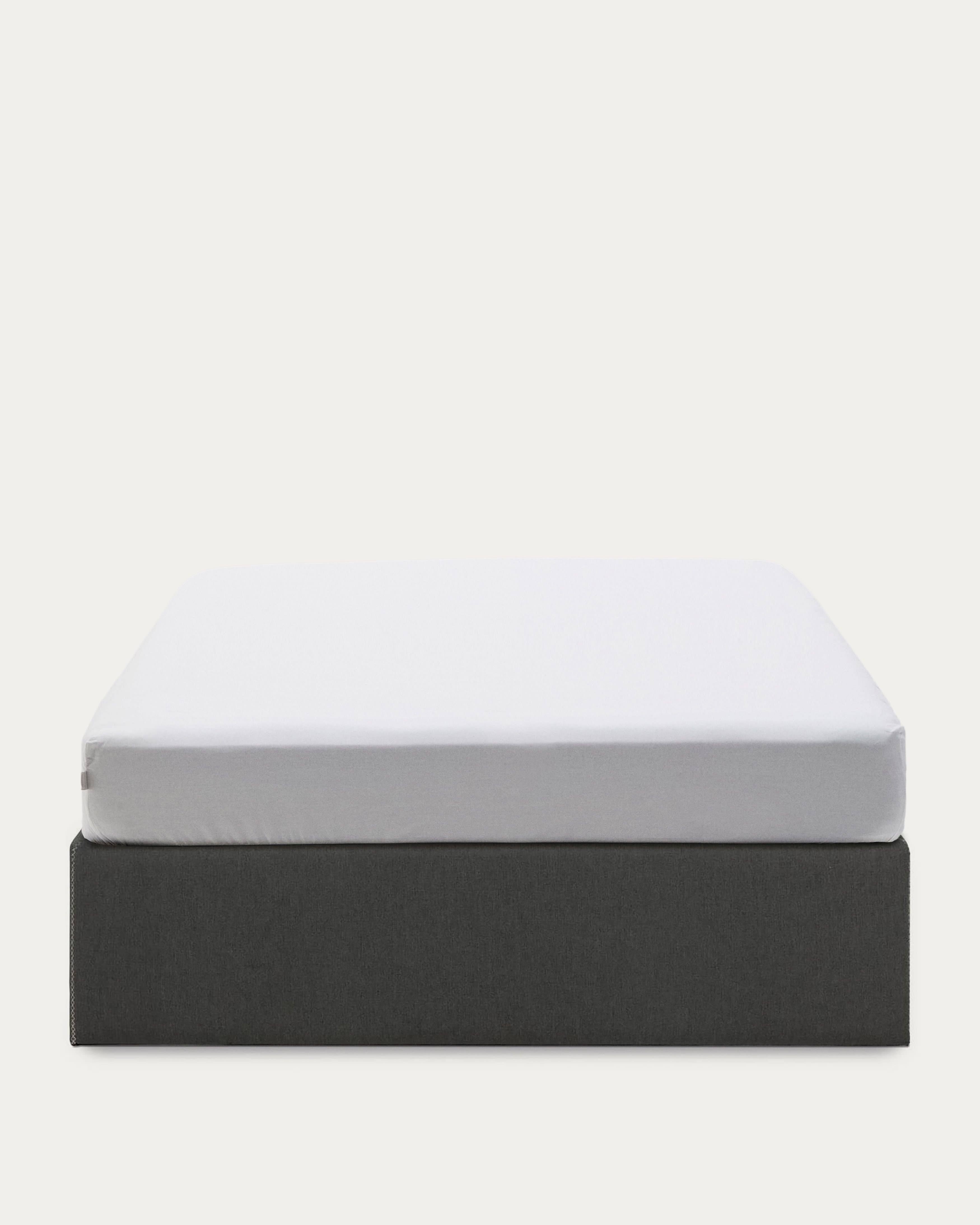 Matters aufklappbares Bettgestell in Schwarz für Matratze 180 x 200 cm in Schwarz präsentiert im Onlineshop von KAQTU Design AG. Bett ist von Kave Home