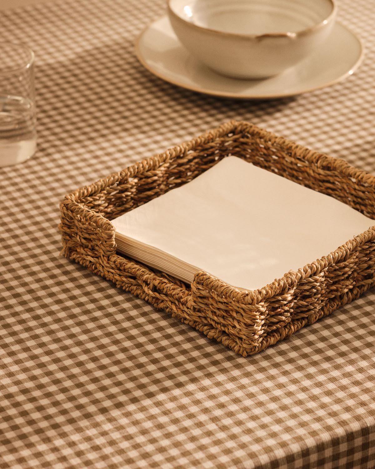 Tossa Serviettenhalter aus Naturfasern in Natur präsentiert im Onlineshop von KAQTU Design AG. Serviettenhalter ist von Kave Home