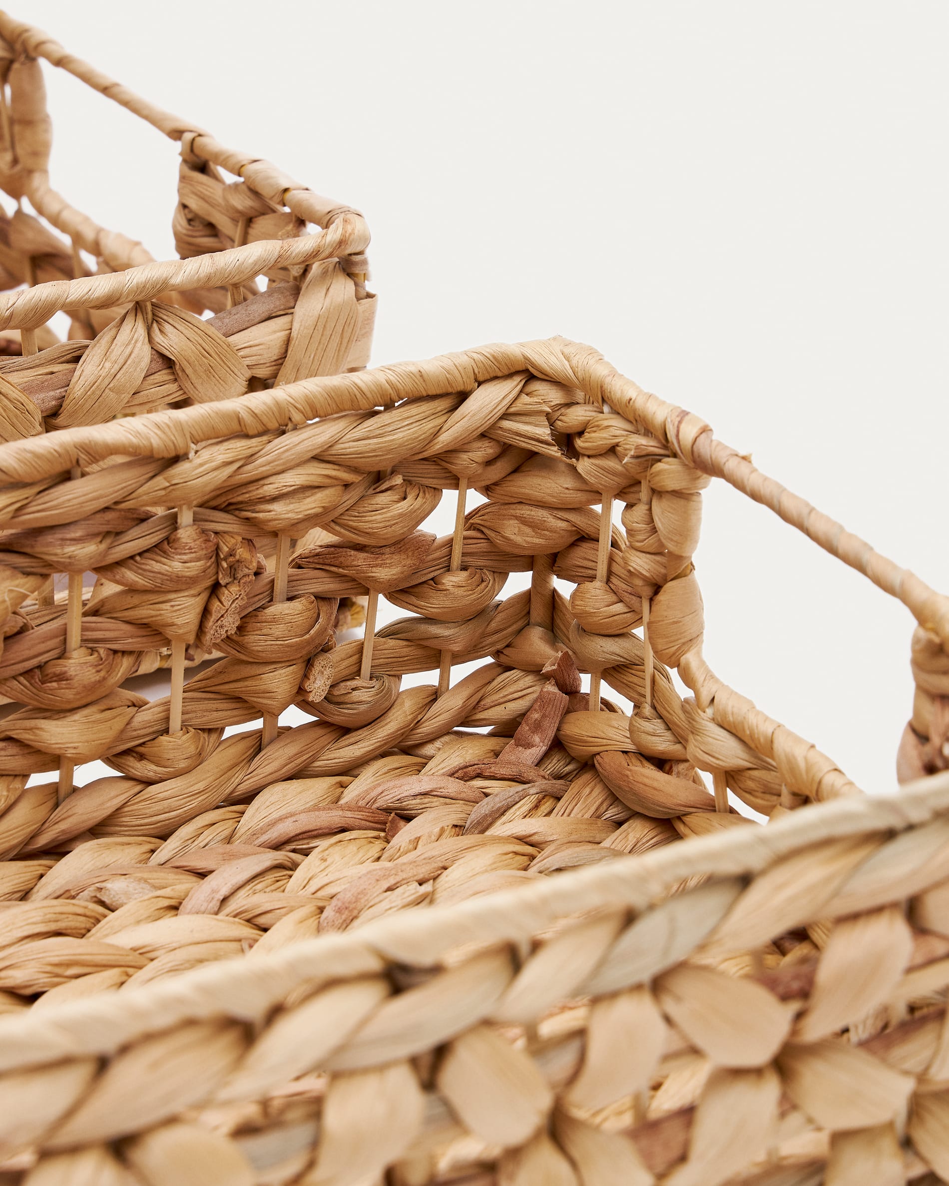 Tressa Set aus 2 Kisten aus Naturfasern 27 x 20 cm / 36 x 27 cm in Natur präsentiert im Onlineshop von KAQTU Design AG. Aufbewahrungsbox ist von Kave Home