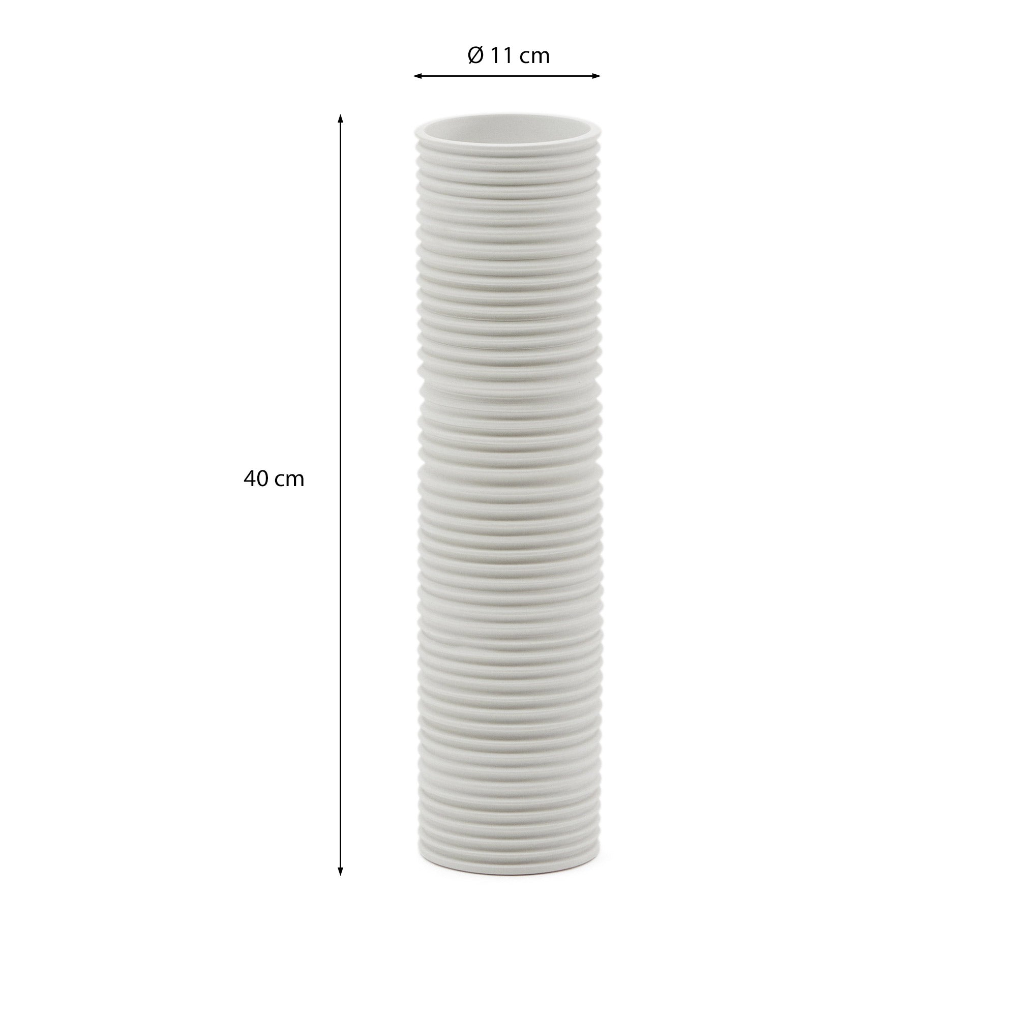 Elegante 11 cm hohe Sibone Keramikvase in Weiss von Kave Home. Handgefertigt, einzigartig und perfekt für stilvolle Blumenarrangements.