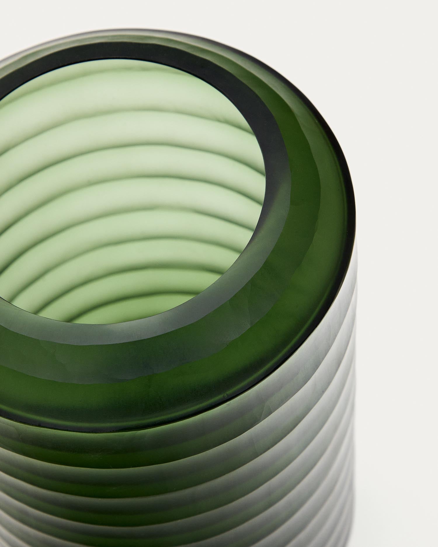 Vase Bunce aus recyceltem Glas grün 25 cm in Grün präsentiert im Onlineshop von KAQTU Design AG. Vase ist von Kave Home