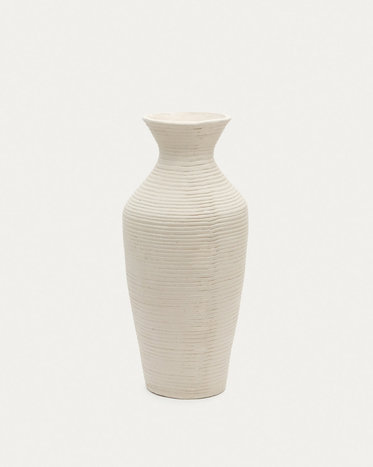 Vase Pria aus weissem Pappmaché 72 cm in Weiss präsentiert im Onlineshop von KAQTU Design AG. Vase ist von Kave Home