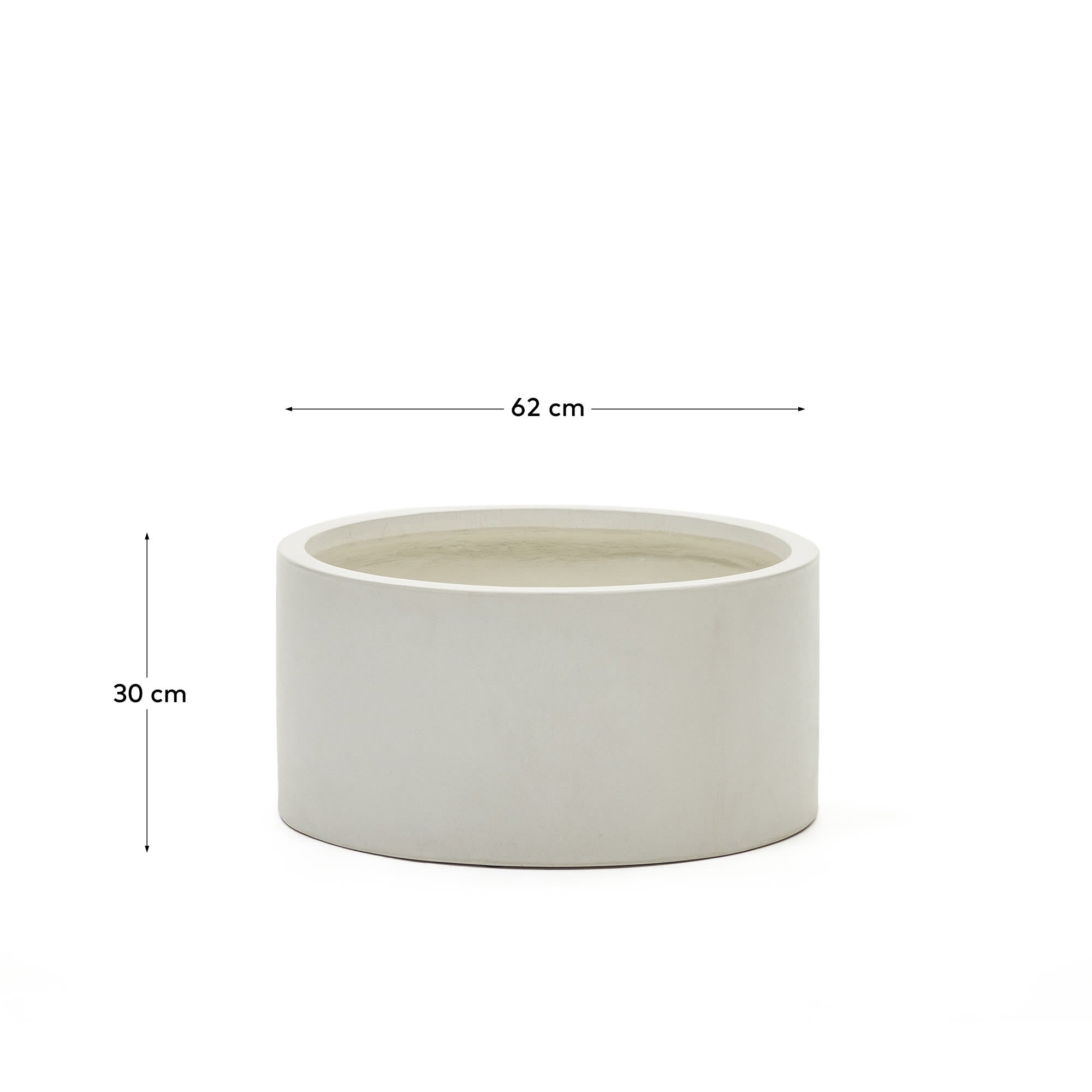 Eleganter Blumentopf Aiguablava aus weißem Zement, Ø 62 cm, ideal für stilvolle Pflanzendekorationen von Kave Home.