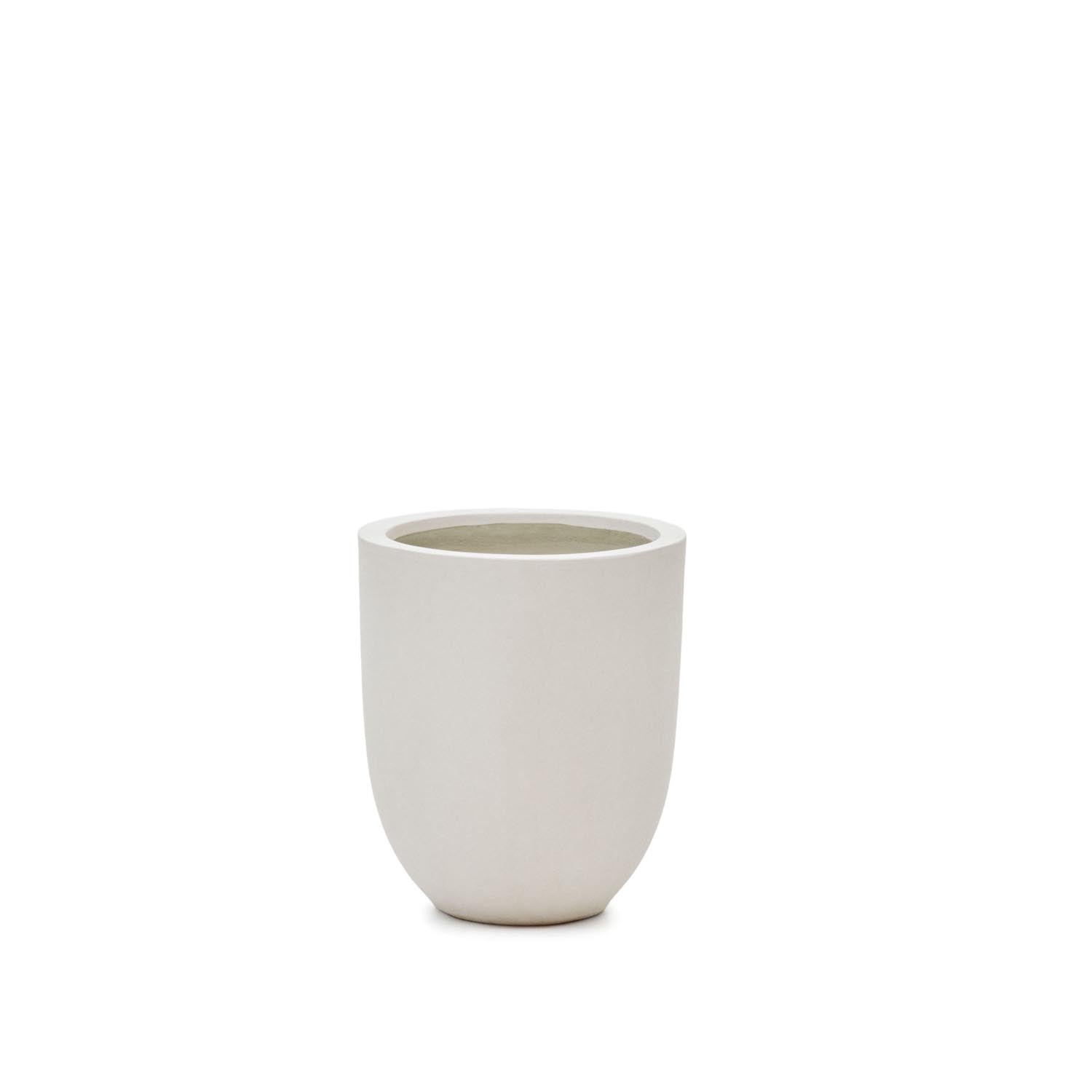 Eleganter Aiguablava Zement-Übertopf Ø 39 cm in Weiss von Kave Home: Minimalistisch, wetterfest, ideal für Innen- und Aussenbereiche.