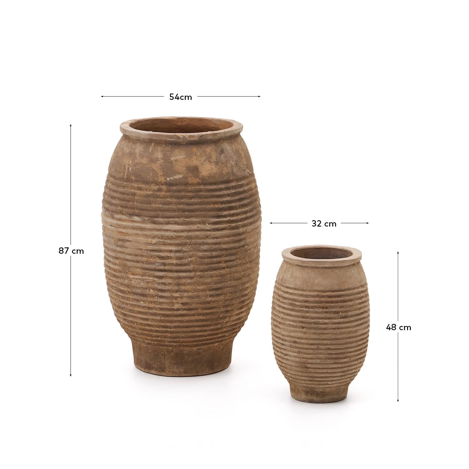 Entdecken Sie das Llonga Blumentopf-Set aus hochwertiger Terrakotta mit natürlichem Finish. Ideal für gesunde Pflanzen und stilvolle Akzente.