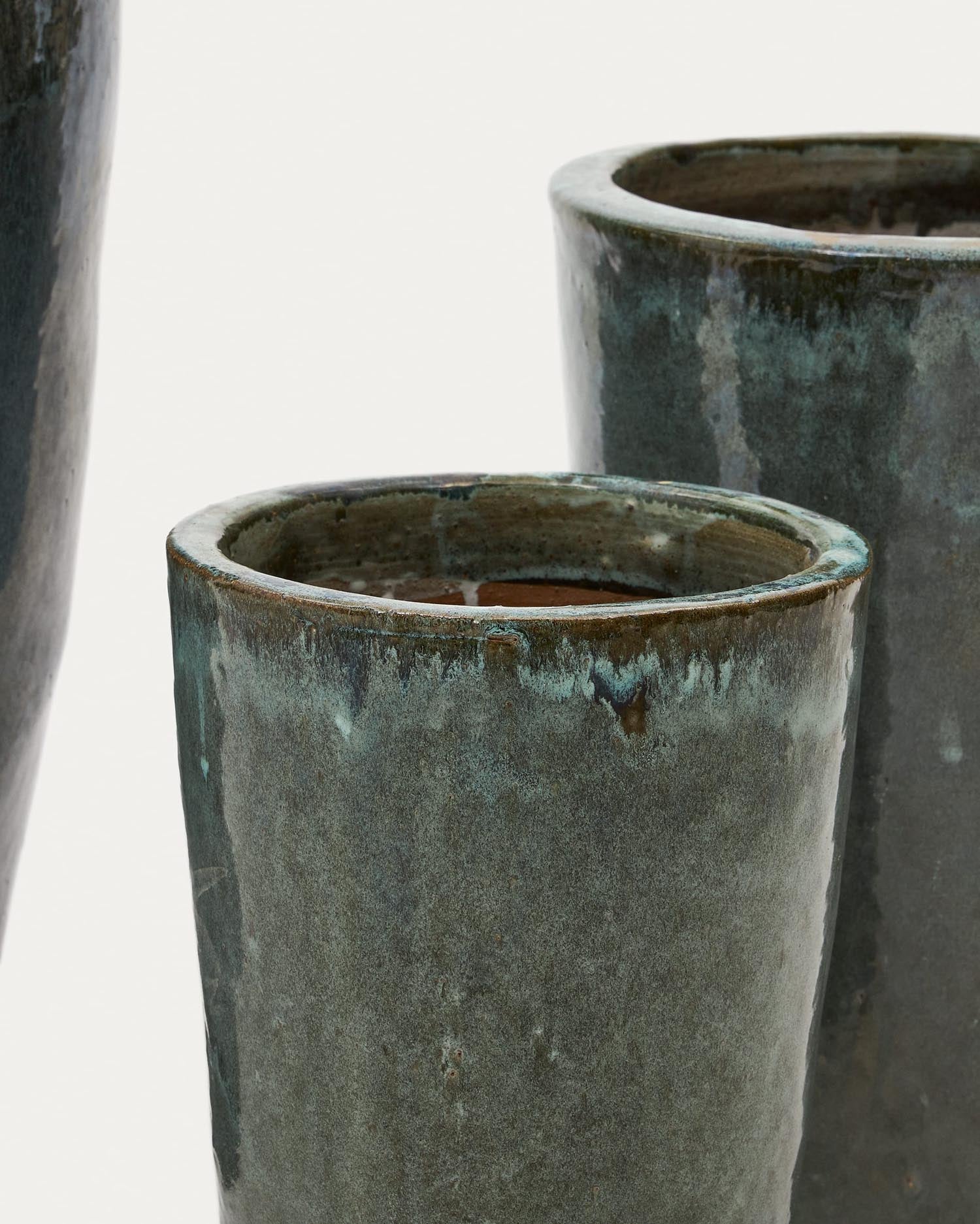 Stilvolles 3er Set Terrakotta-Blumentöpfe mit blauer Glasur, perfekt für jede Pflanze. Langlebig und dekorativ für Innen- und Außenbereiche.
