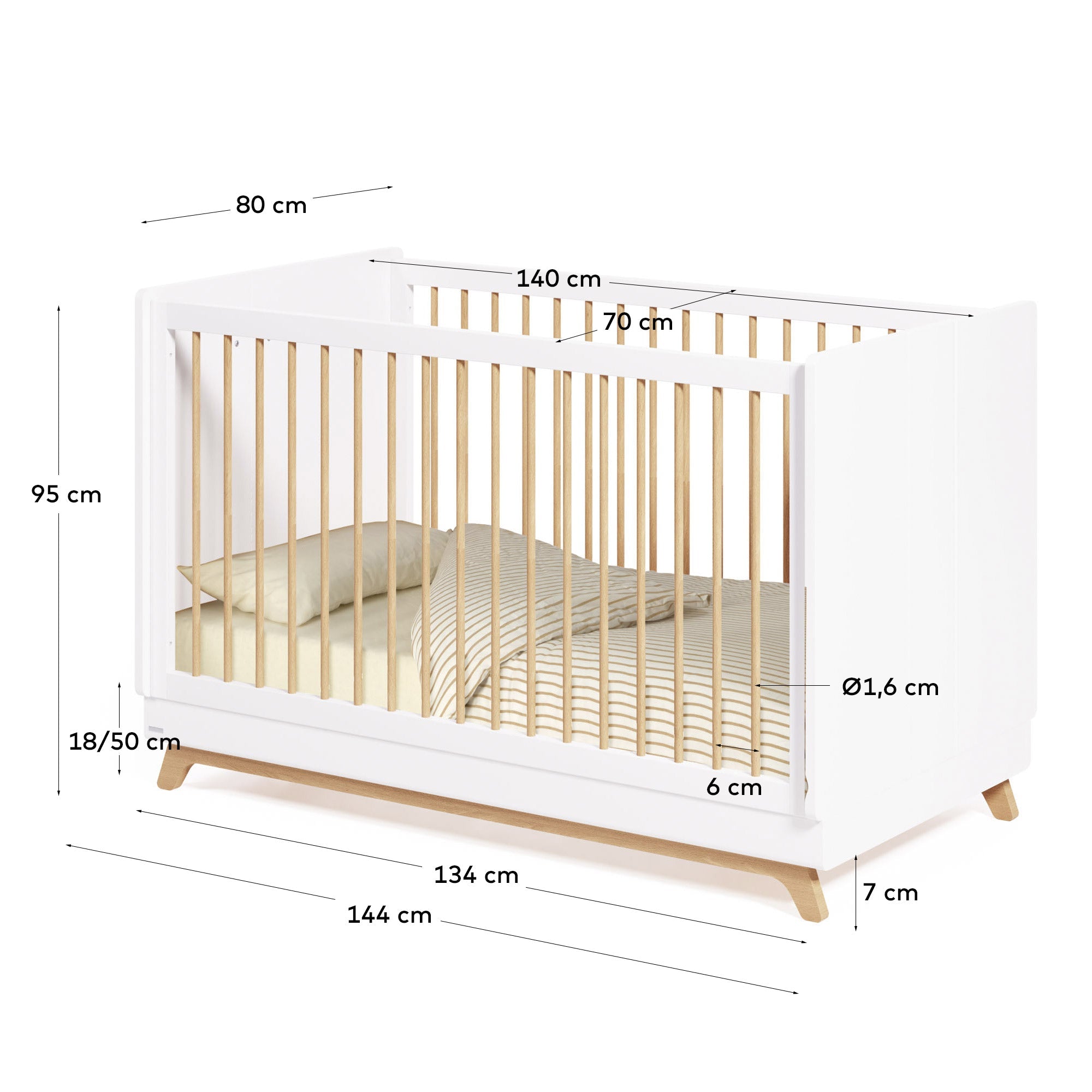 Mitwachsendes Kinderbett Maralis, 70x140 cm, aus massiver Buche, weiß lackiert, stilvoll und robust, von Kave Home.