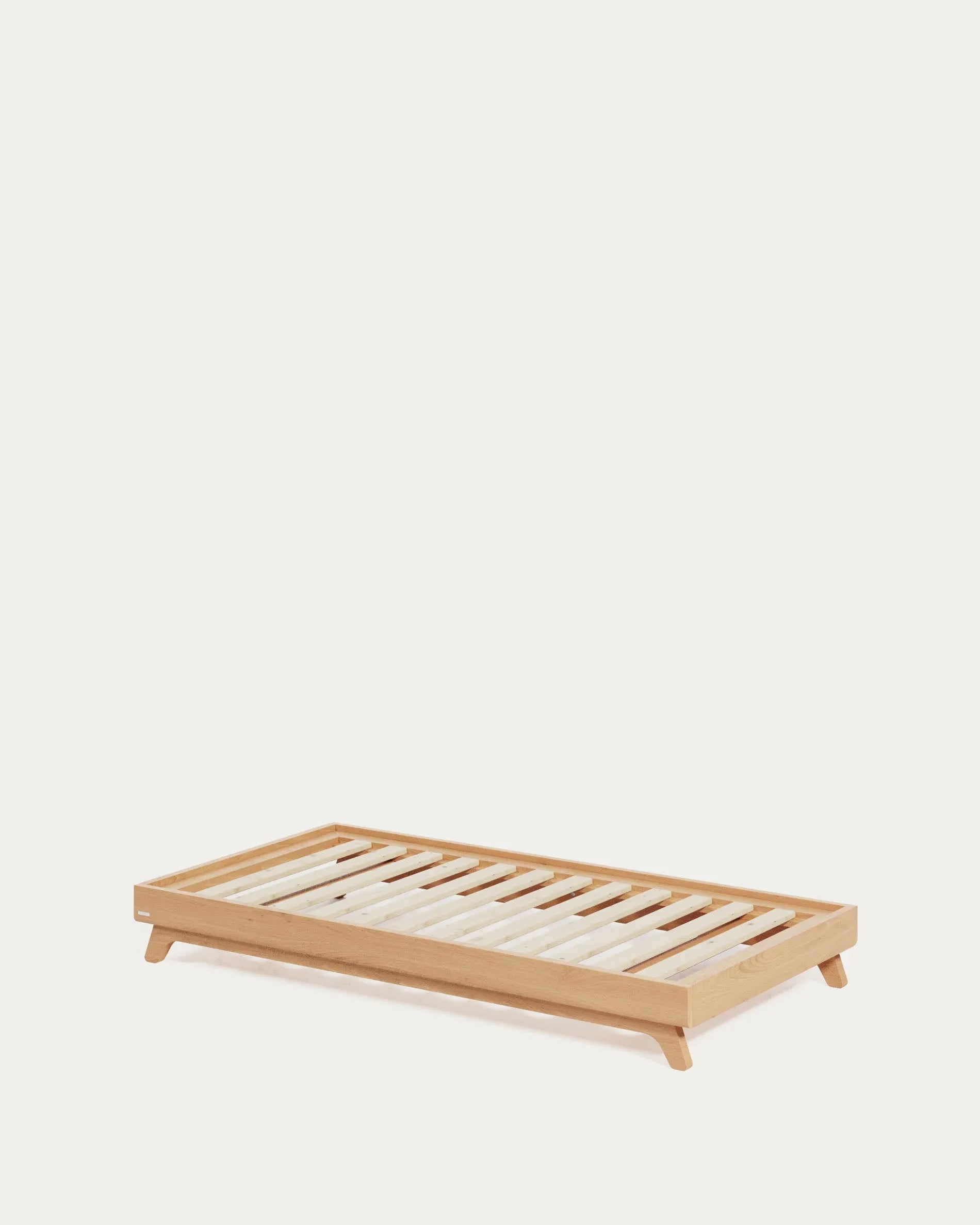 Das Maralis Gitterbett 70x140 cm aus massivem Buchenholz bietet Komfort und Stil, perfekt für die Entwicklung Ihres Kindes.
