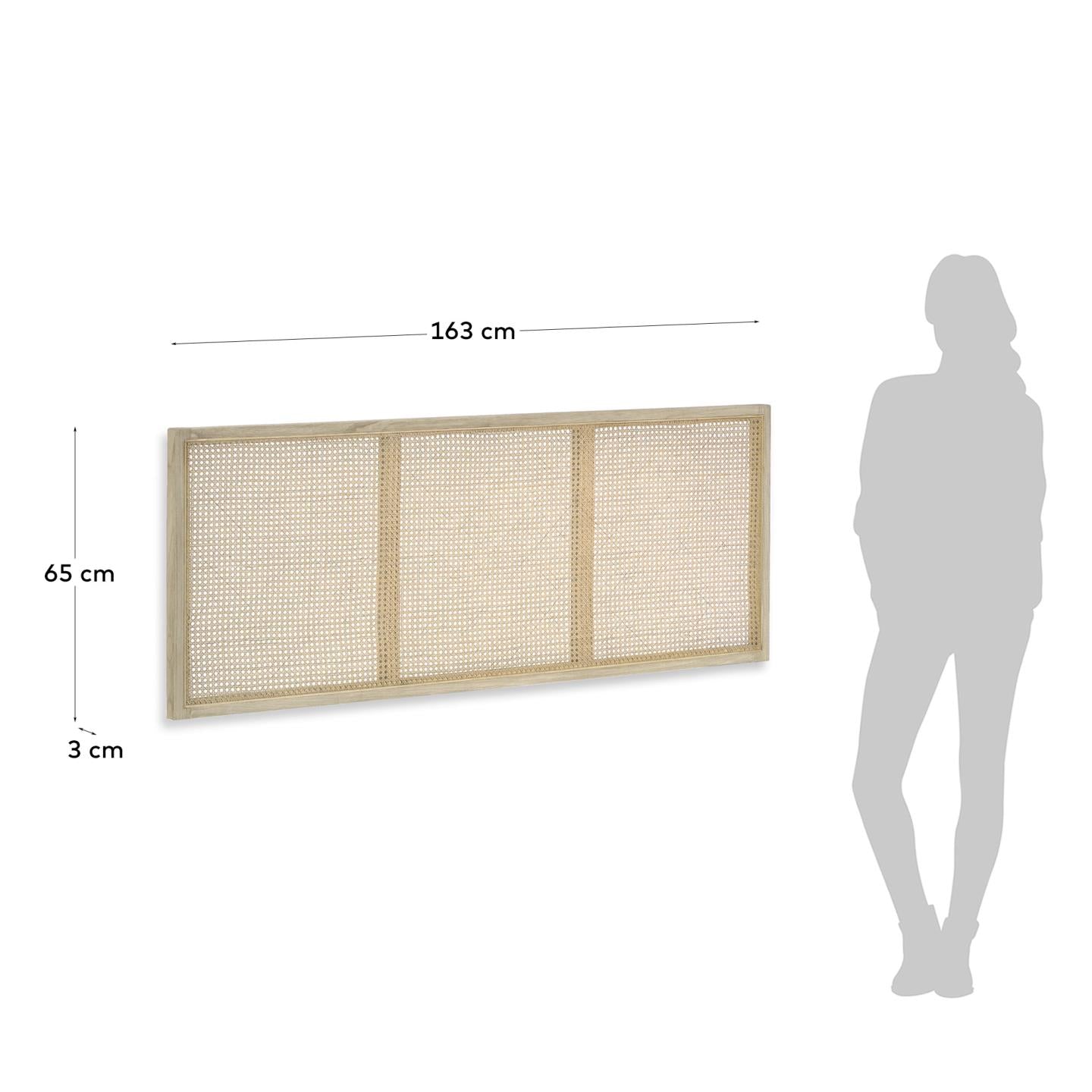 Gestalten Sie Ihr Schlafzimmer mit dem Rexit Kopfteil aus hochwertigem Mindiholz und handgefertigtem Rattan stilvoll und nachhaltig.