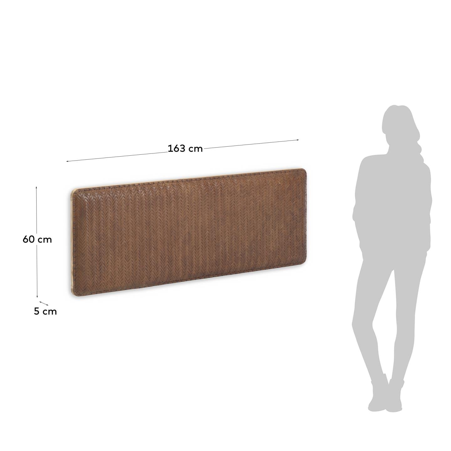 Natesa Kopfteil aus Teakholz und Leder, ideal für 160 cm Betten, stilvoll und hochwertig, von Kave Home.