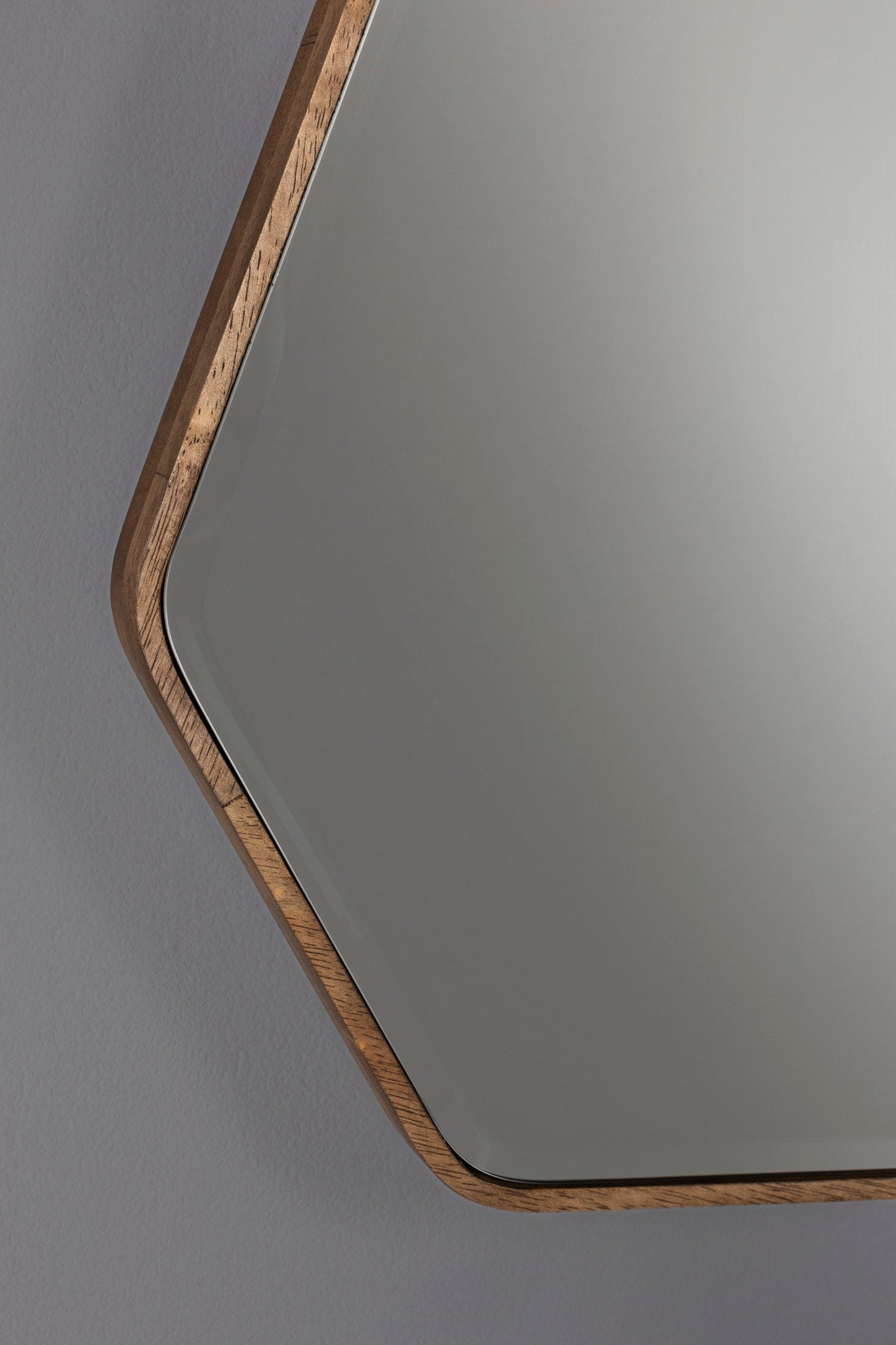 Bryn Mirror in Braun präsentiert im Onlineshop von KAQTU Design AG. Wandspiegel ist von Dutchbone