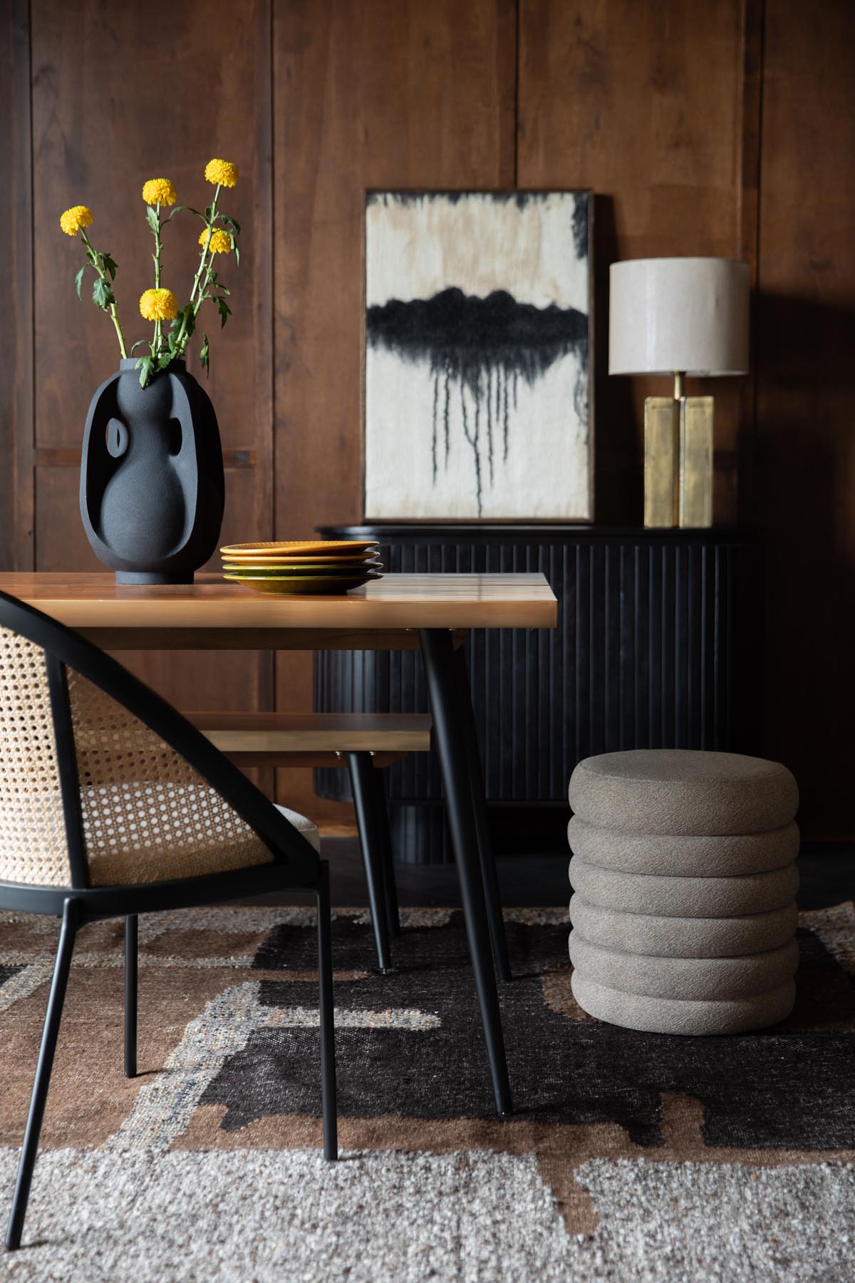 Fern Hocker in Schwarz präsentiert im Onlineshop von KAQTU Design AG. Pouf ist von Dutchbone