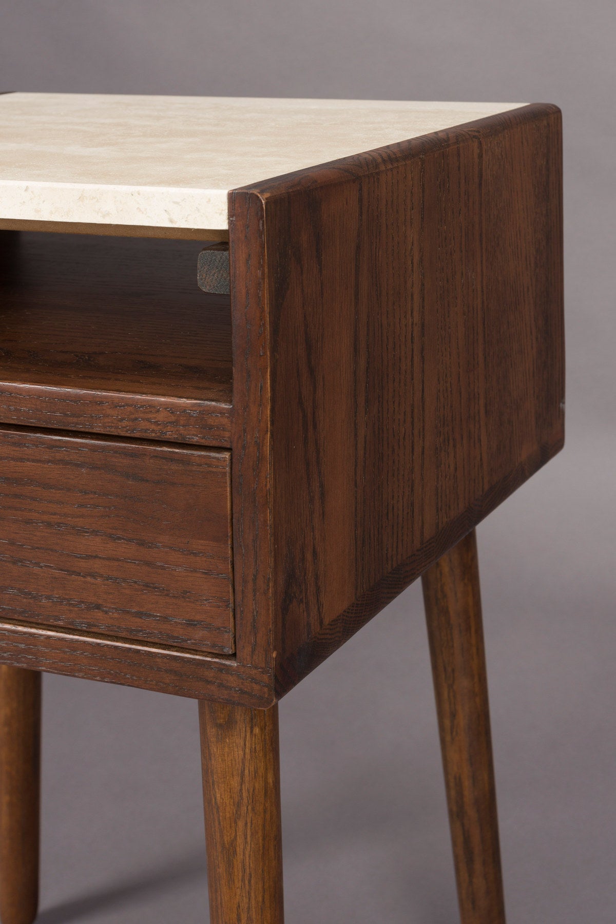 Beistelltisch/Nachttisch Arda in Beige präsentiert im Onlineshop von KAQTU Design AG. Beistelltisch ist von Dutchbone