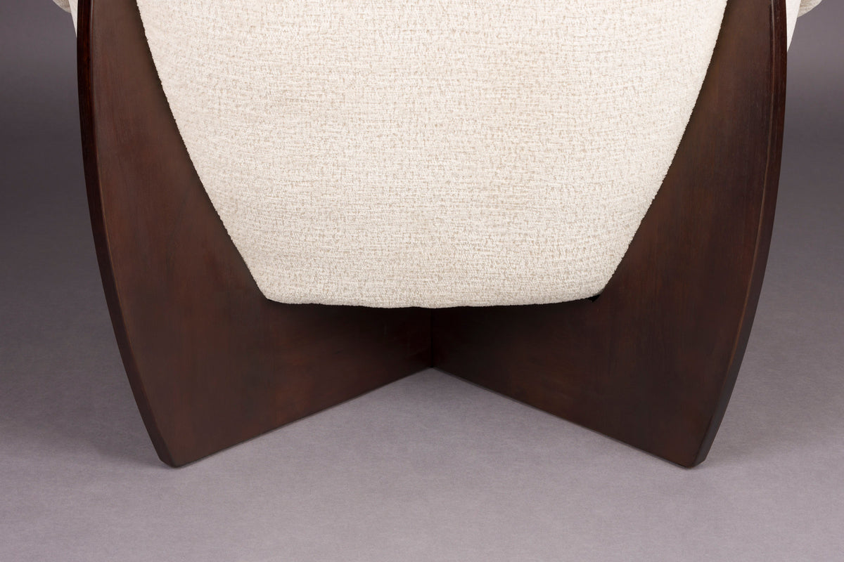 Emilius Loungestuhl in Beige präsentiert im Onlineshop von KAQTU Design AG. Sessel ist von Dutchbone
