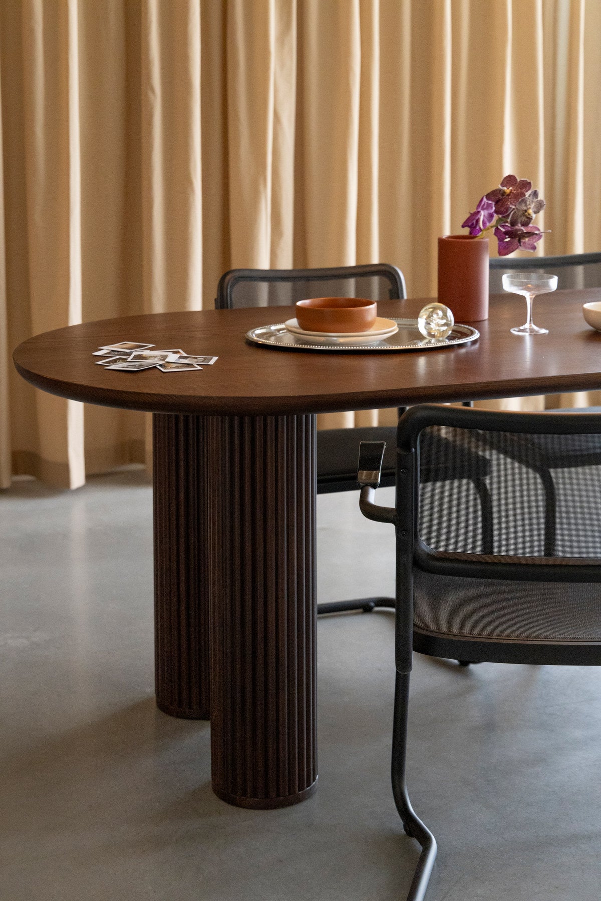 Dean Esstisch in Braun präsentiert im Onlineshop von KAQTU Design AG. Esstisch ist von Dutchbone