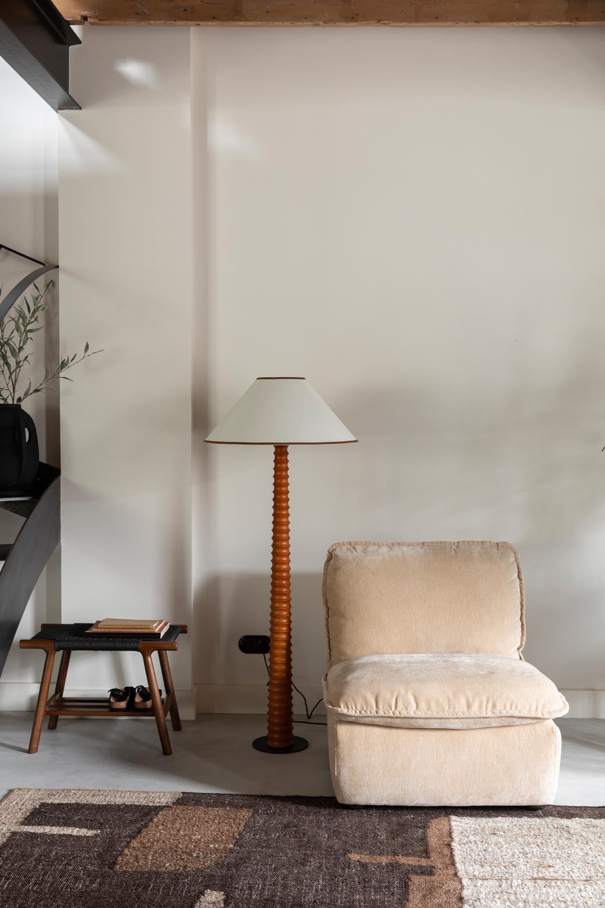 Loungesessel Radley in Beige präsentiert im Onlineshop von KAQTU Design AG. Sessel ist von Dutchbone
