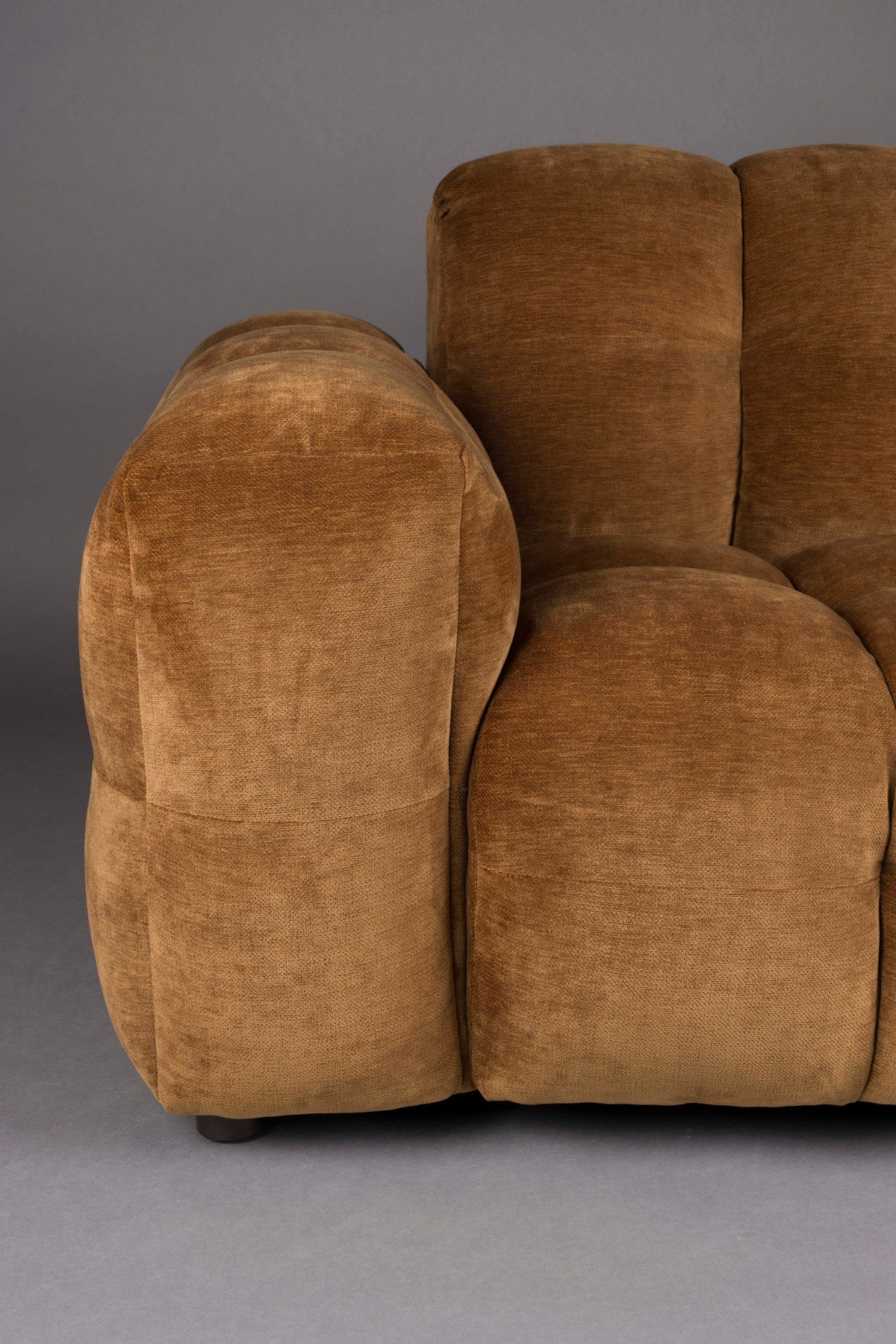 Sofa Hackman 3-Sitzer in Cognac präsentiert im Onlineshop von KAQTU Design AG. 3er Sofa ist von Dutchbone