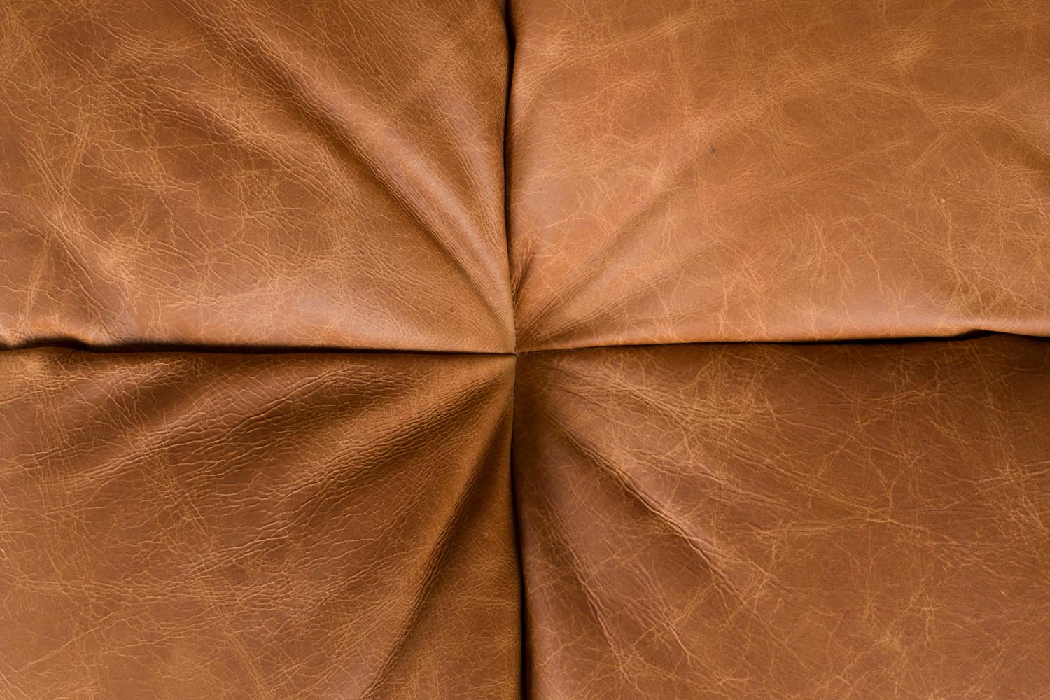 Dutchbone Hackman 3-Sitzer Sofa: Luxuriöser Velours, Retro-Chic, modular anpassbar, perfekt für stilvolle und einladende Wohnräume.
