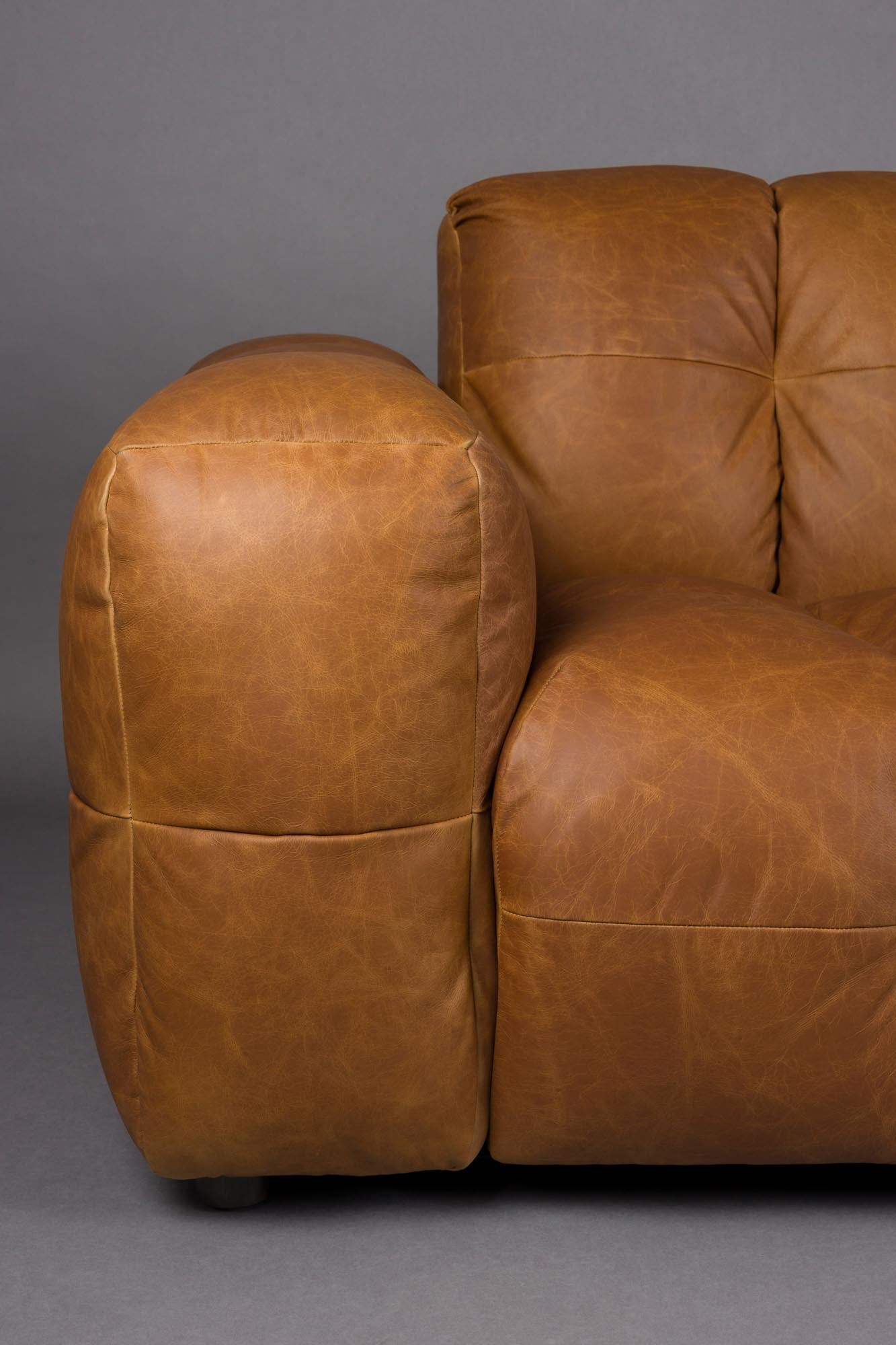 Dutchbone Hackman 3-Sitzer Sofa: Luxuriöses Velours, Retro-Chic, modular gestaltbar, perfekt für moderne und einladende Wohnräume.