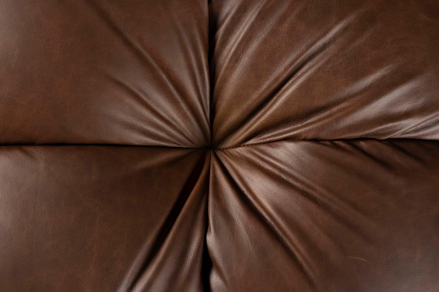 Dutchbone Hackman 3-Sitzer Sofa: Elegantes Design, samtiger Velours, vielseitig modular, ideal für moderne und gemütliche Wohnräume.
