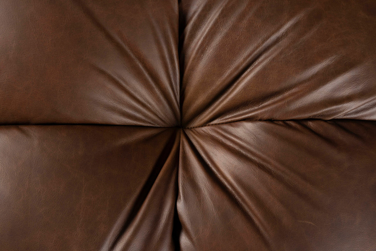 Sofa Hackman 4.5-Sitzer in Chocolate präsentiert im Onlineshop von KAQTU Design AG. 4er Sofa ist von Dutchbone