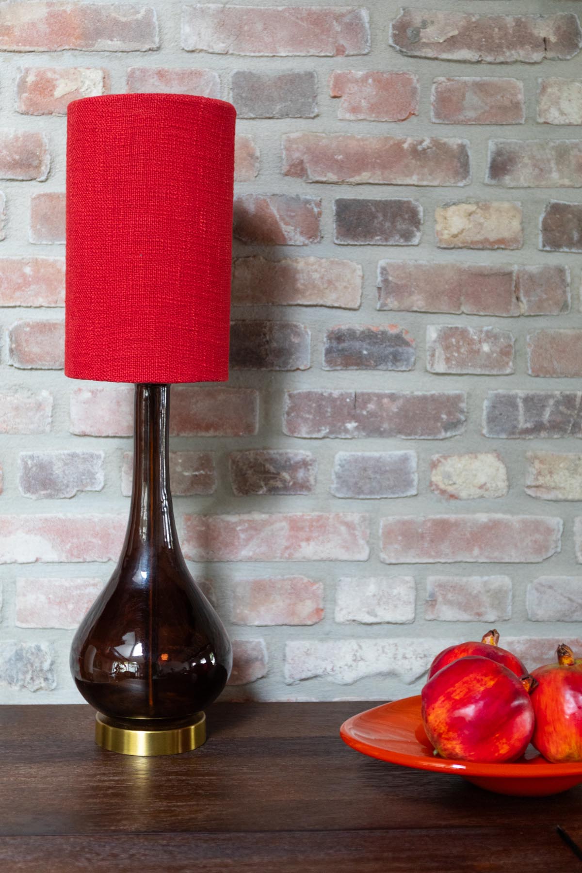 Tischleuchte Jules in Rot präsentiert im Onlineshop von KAQTU Design AG. Tischleuchte ist von Dutchbone