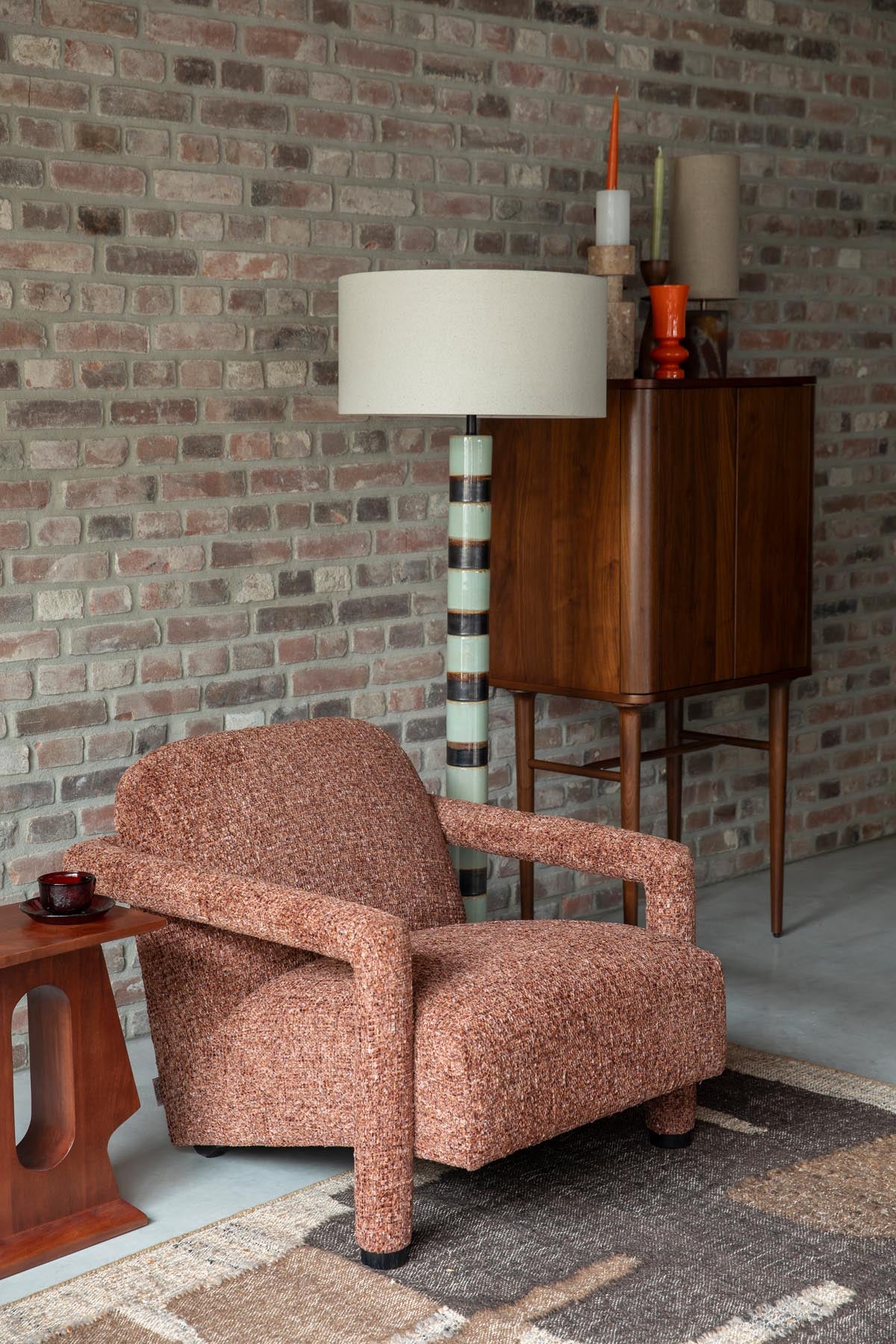 Sessel Kent Bordeaux Red in Rot präsentiert im Onlineshop von KAQTU Design AG. Sessel ist von Dutchbone